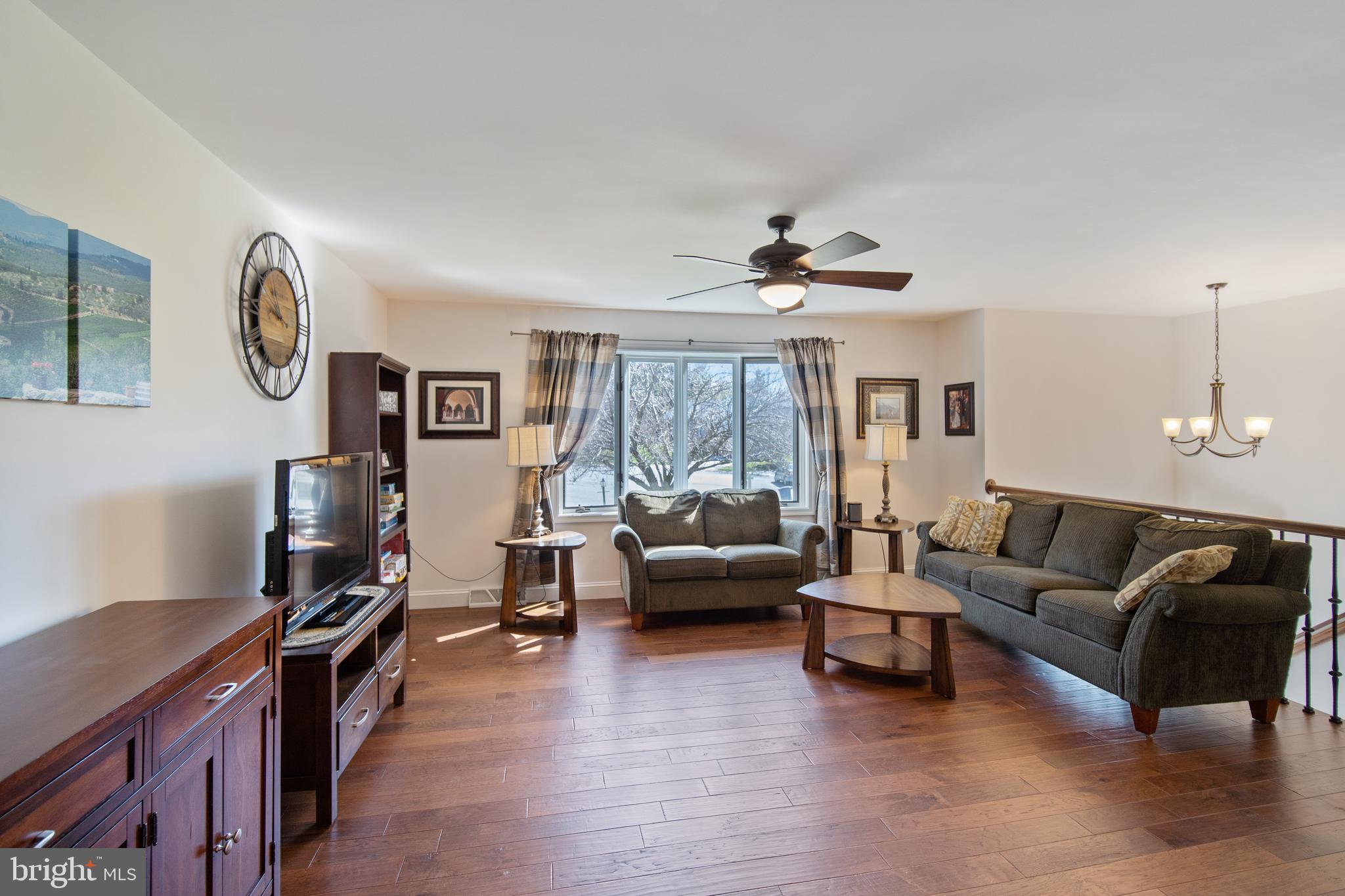 WHISPERING MEADOWS - Residential