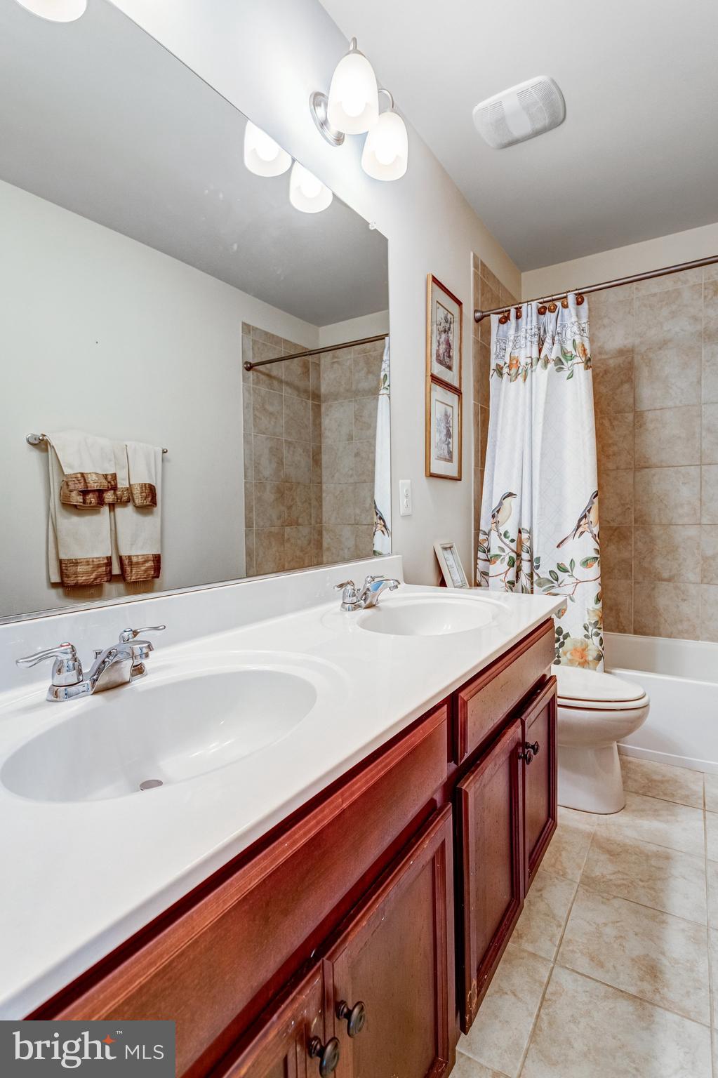 WOODMORE TOWNE CENTRE - Residential