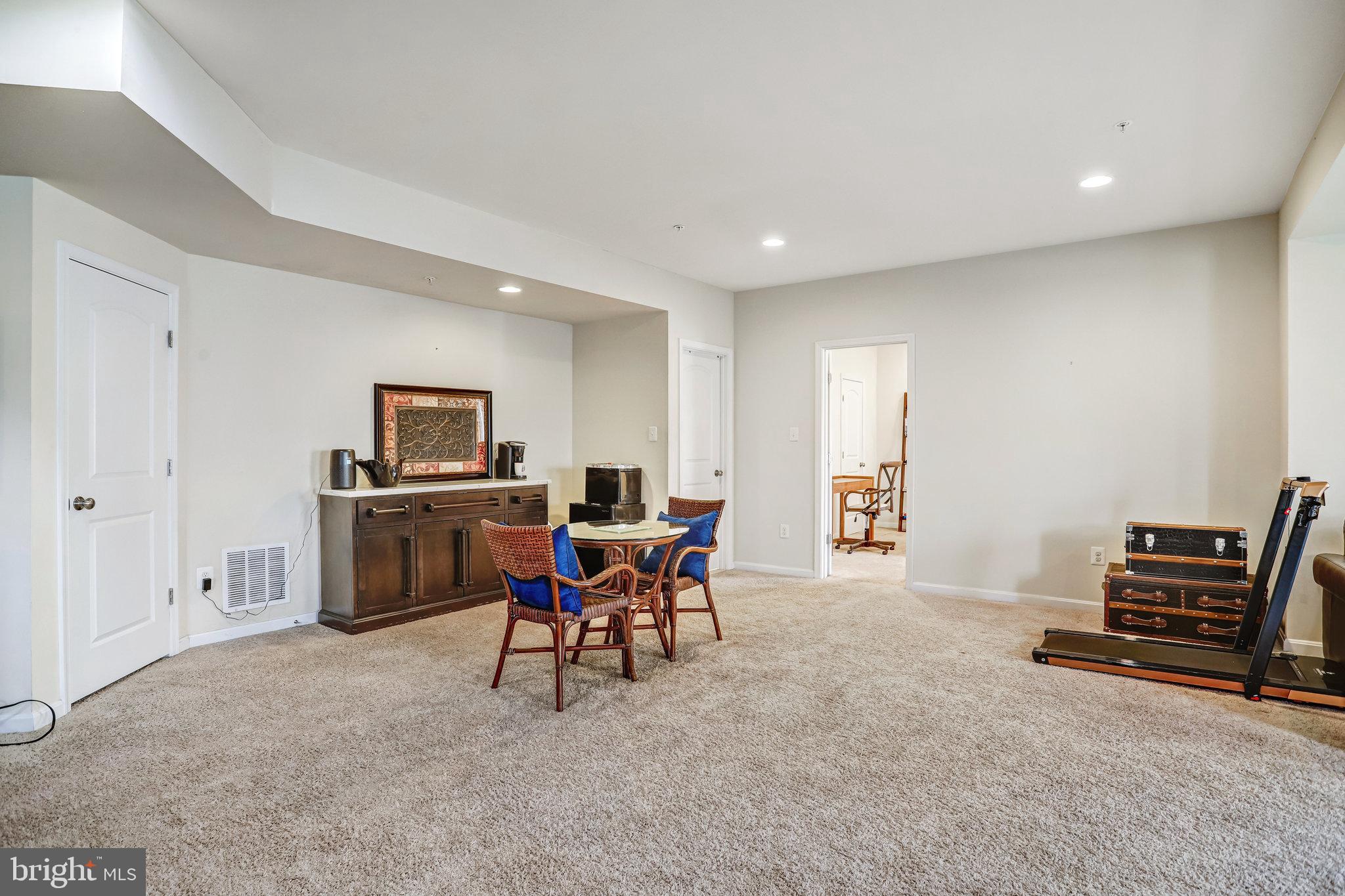 WOODMORE TOWNE CENTRE - Residential