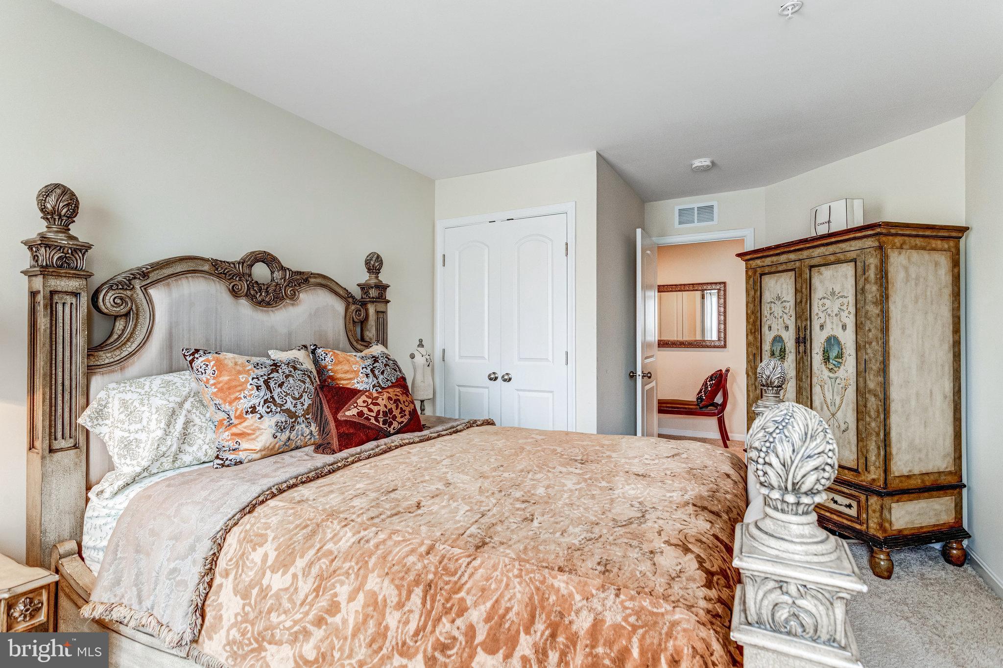 WOODMORE TOWNE CENTRE - Residential