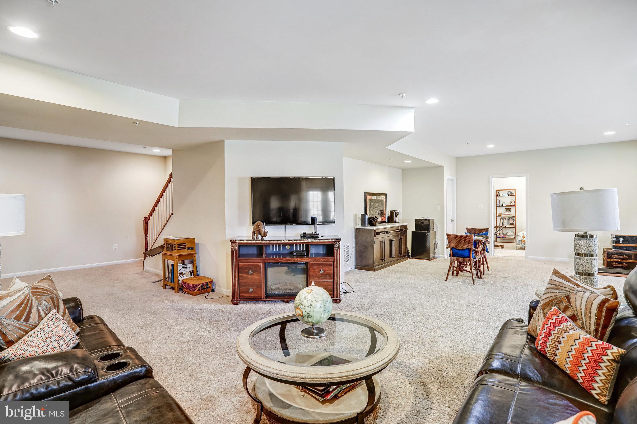 WOODMORE TOWNE CENTRE - Residential