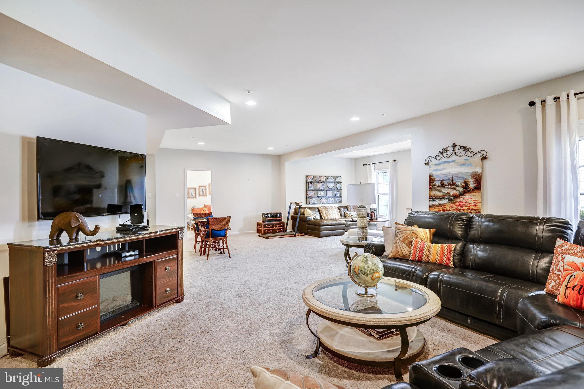 WOODMORE TOWNE CENTRE - Residential