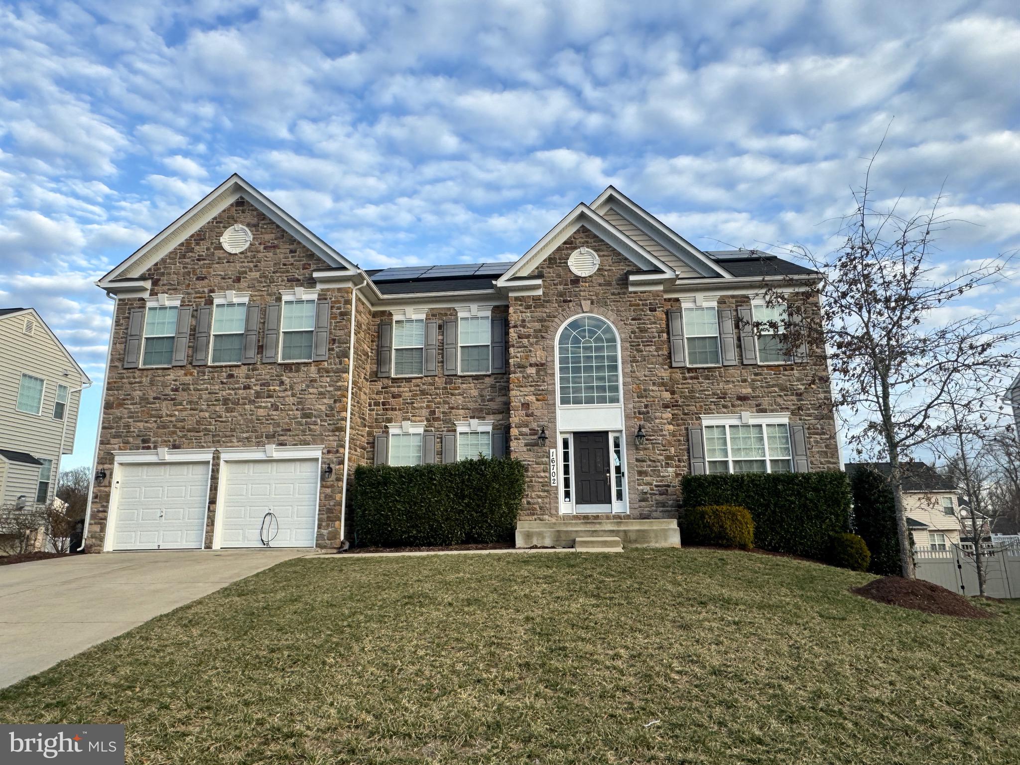 Experience luxury living in this stunning Caruso Kingsport model, offering a total of 6,655 sq. ft.—with 5,627 sq. ft. beautifully finished and thoughtfully designed with exceptional upgrades throughout.
This spacious home boasts 5 bedrooms, 4.5 bathrooms, and a fully finished basement with potential for even more living space.
Step inside to a grand two-story family room with soaring ceilings and an abundance of natural light. The expanded family room and morning room create a seamless flow, perfect for entertaining. The chef’s kitchen is a culinary dream, featuring upgraded cabinetry, granite countertops, stainless steel appliances, and a generous island.
Retreat to the luxurious primary suite with an extended sitting area and a spa-like Caribbean bath, complete with dual shower heads, double vanities, a soaking tub, and two separate toilets for added privacy. The second bedroom includes its own private full bath, while two additional bedrooms share a well-appointed hall bath.
The finished basement offers a private bedroom and full bathroom—ideal for guests or in-laws. An EV charger in the garage adds modern convenience for electric vehicle owners.
Loaded with high-end finishes and ready for immediate move-in, this home is truly one-of-a-kind. Don’t miss your opportunity to make it yours!