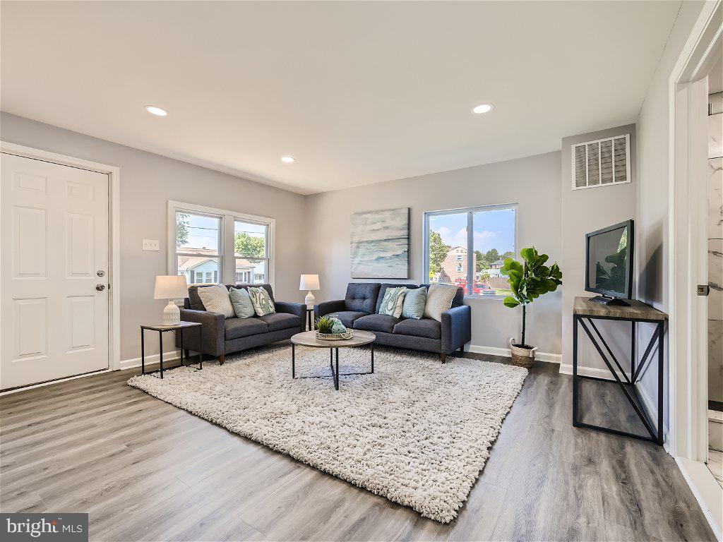 ROSEWALD BEACH - Residential