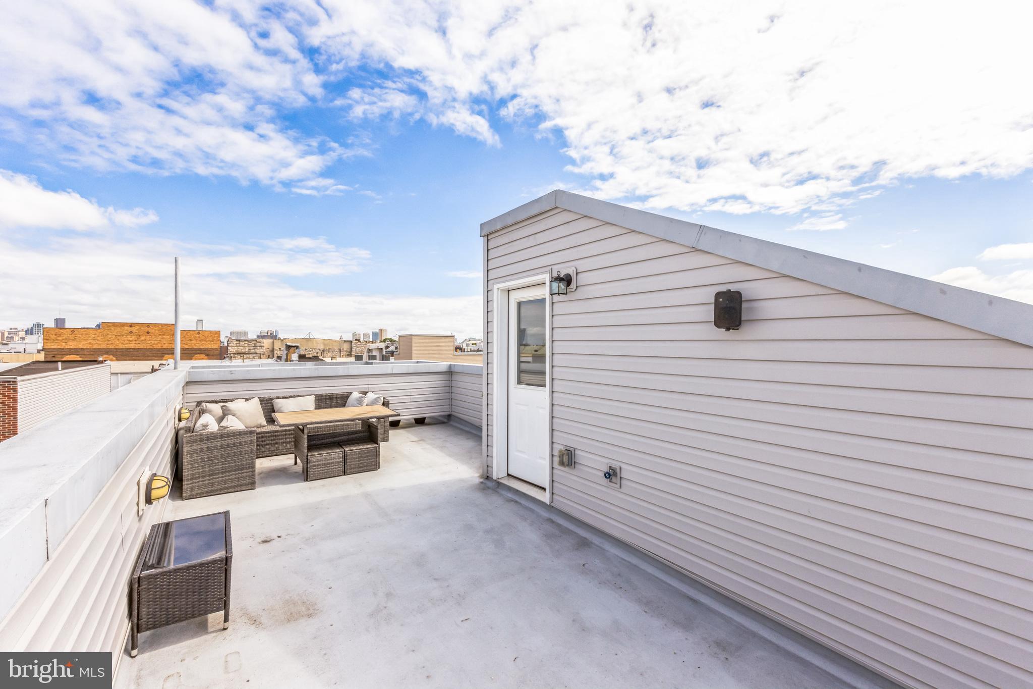 LOWER MOYAMENSING - Residential Lease