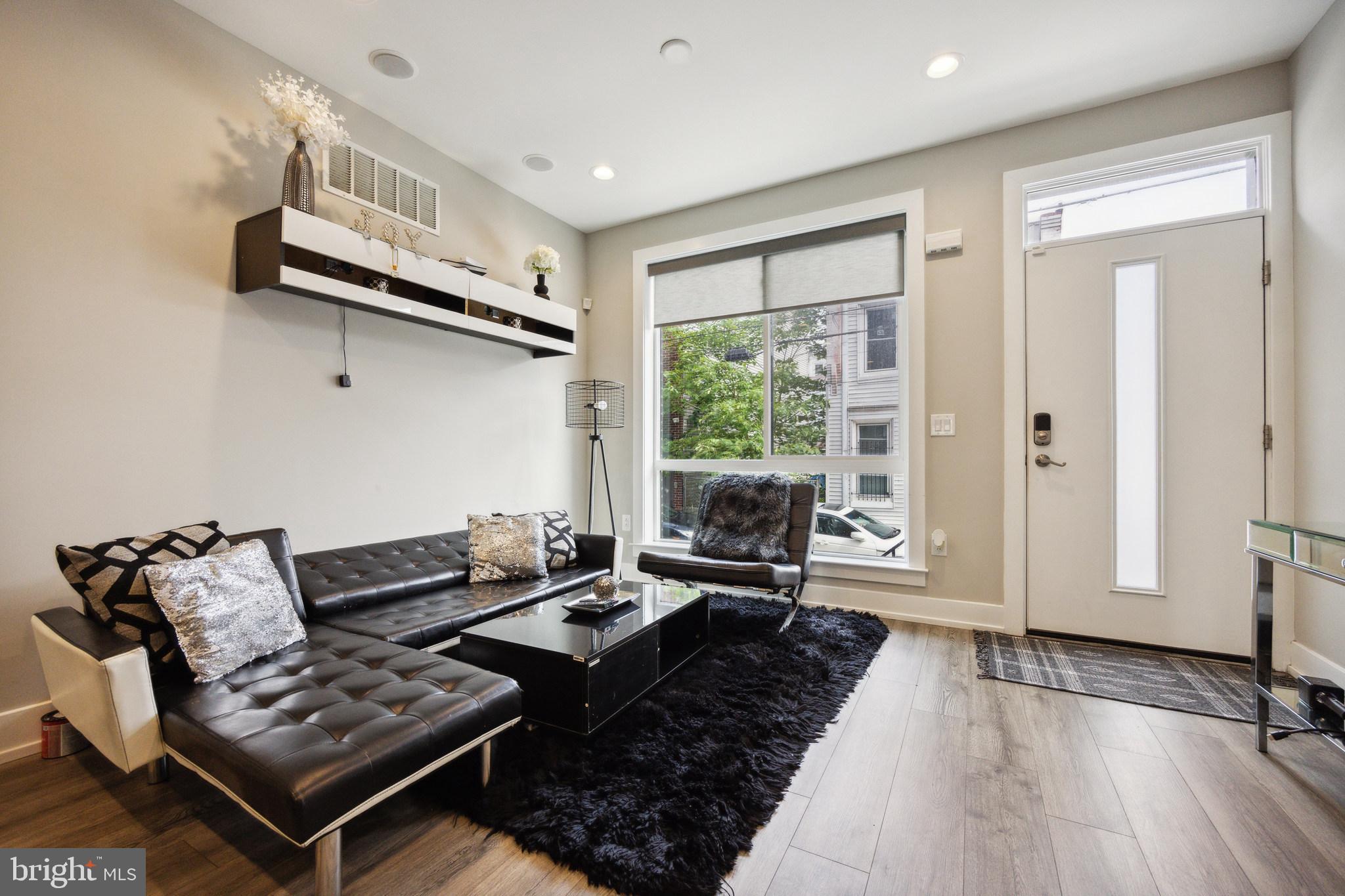 LOWER MOYAMENSING - Residential Lease