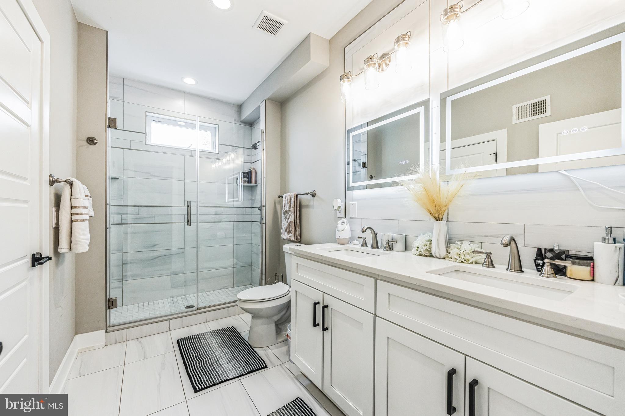 LOWER MOYAMENSING - Residential Lease