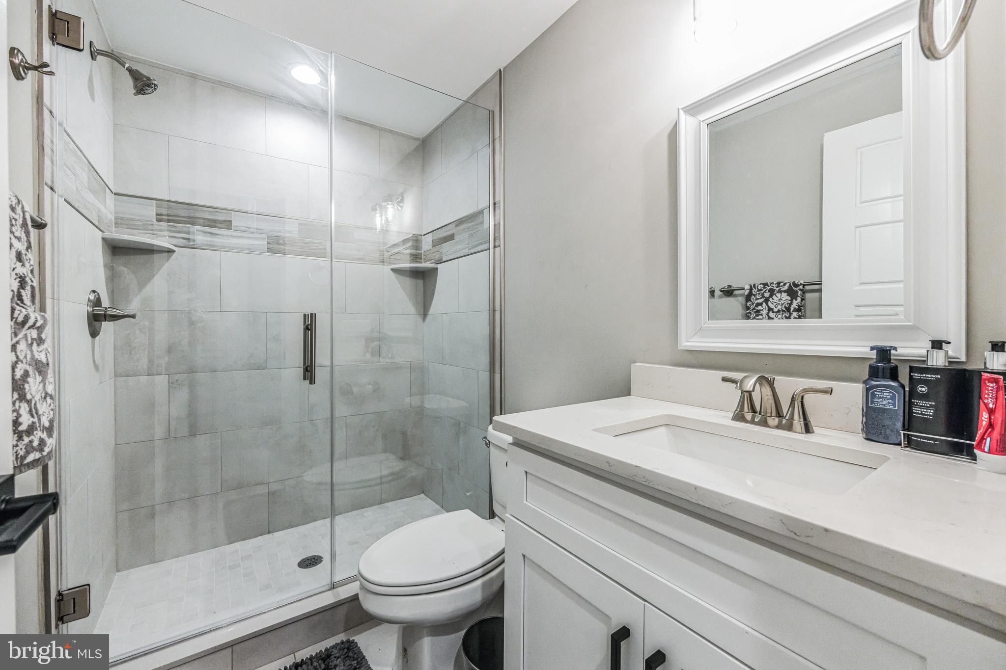 LOWER MOYAMENSING - Residential Lease