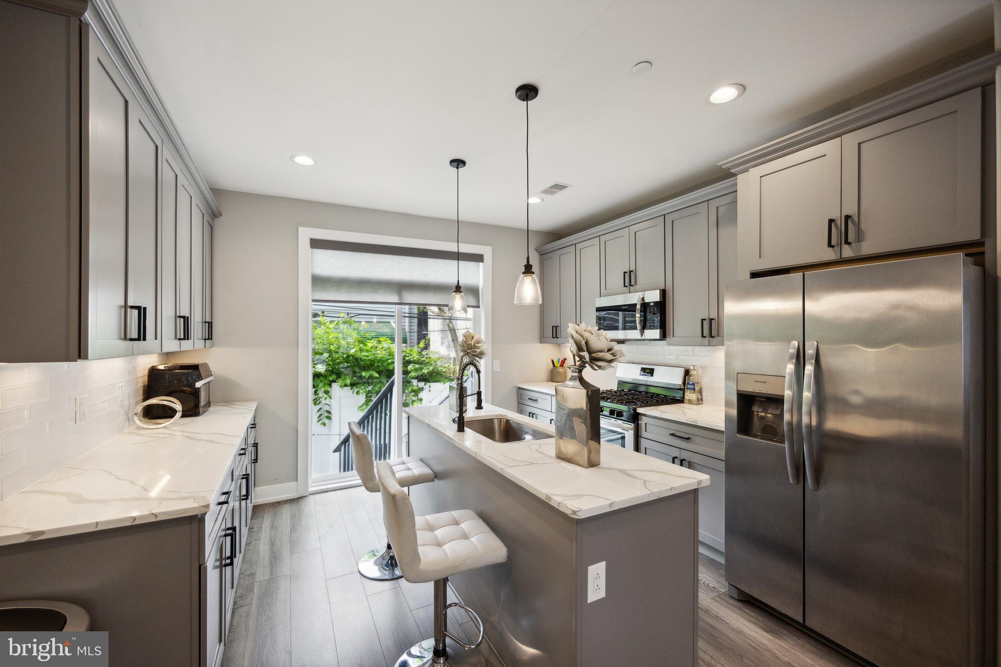 LOWER MOYAMENSING - Residential Lease