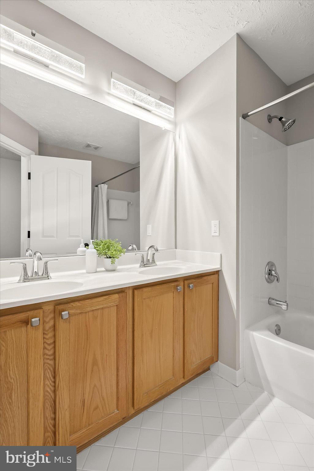 ARBOR WOODS - Residential