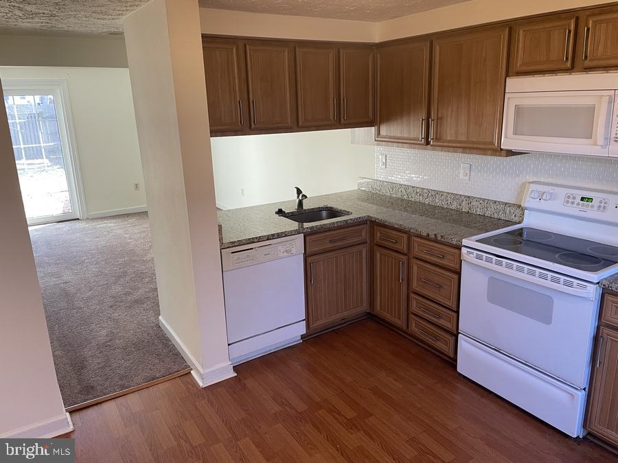 TANGLEWOOD TOWNHOMES - Residential