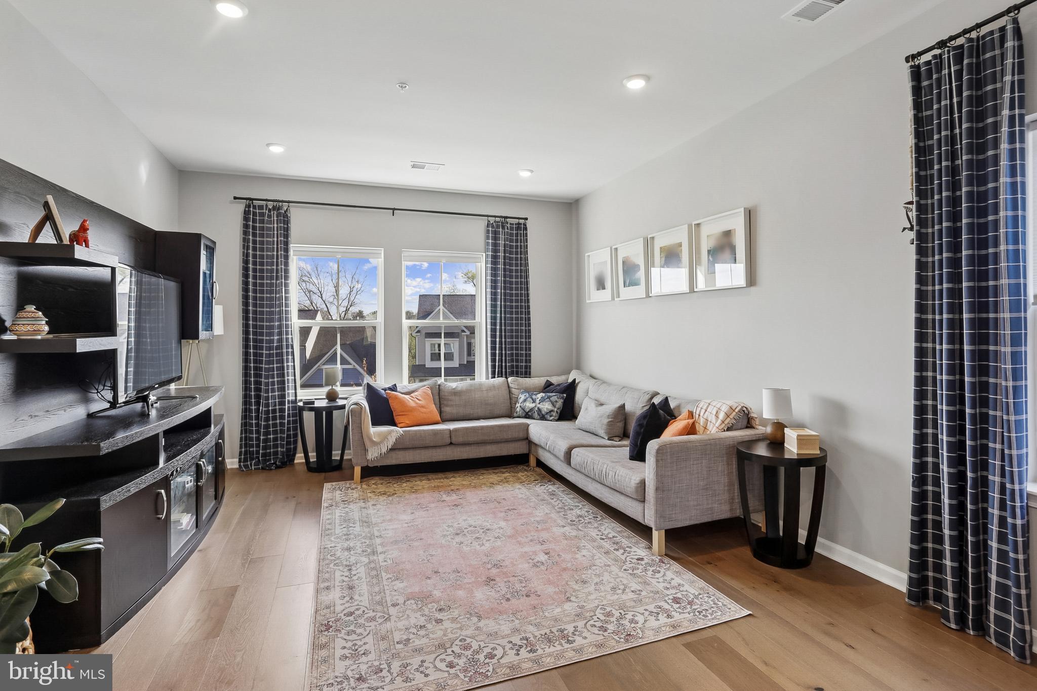 TUSCARORA CREEK - Residential