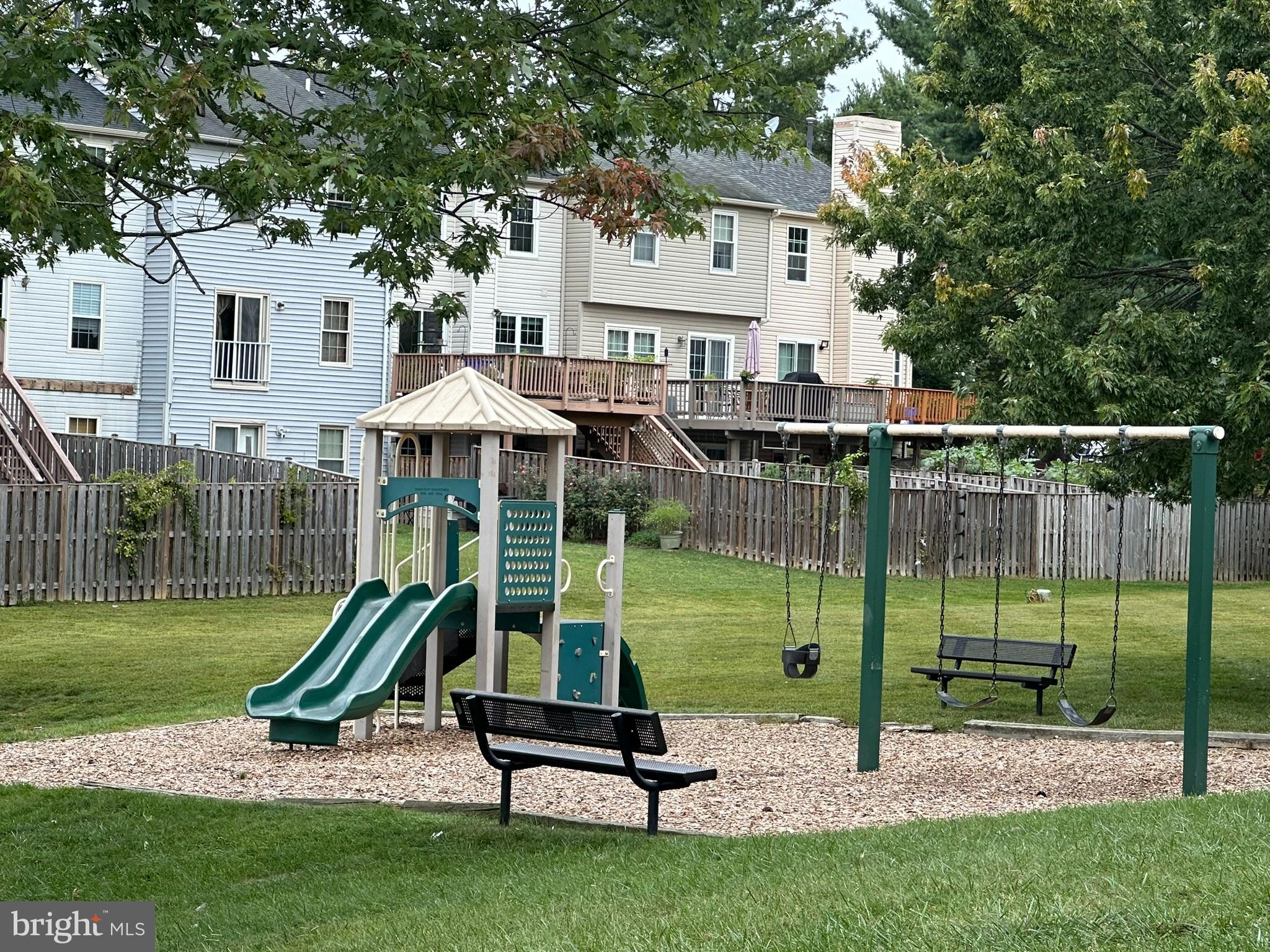 FLOWER HILL - Residential