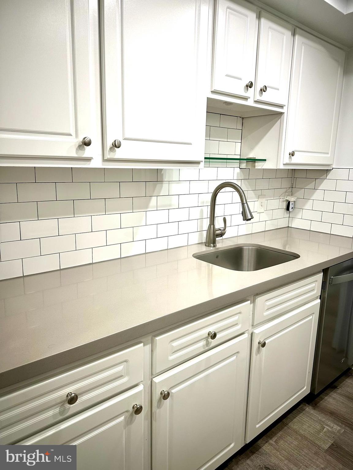 FLOWER HILL - Residential