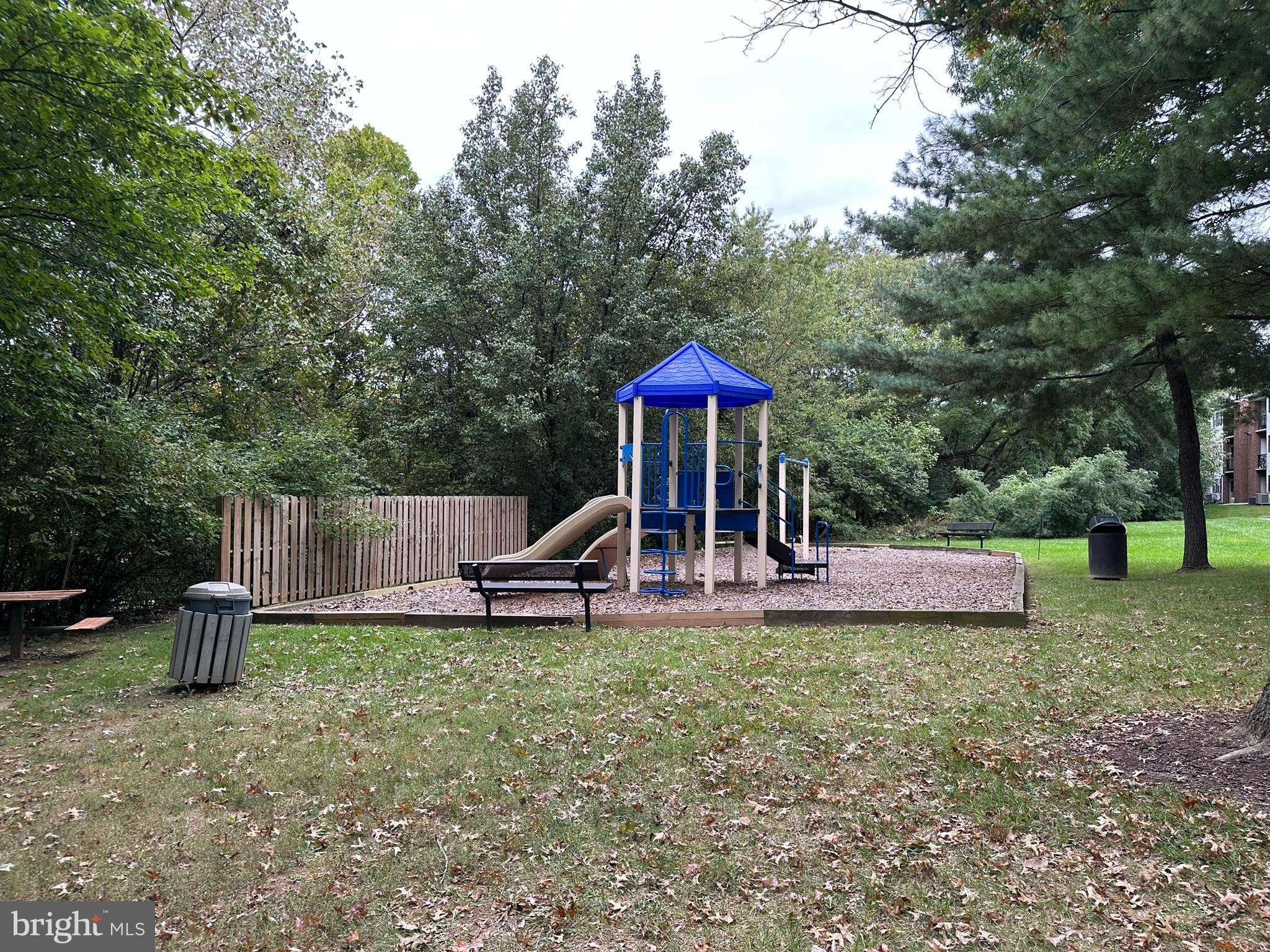 FLOWER HILL - Residential