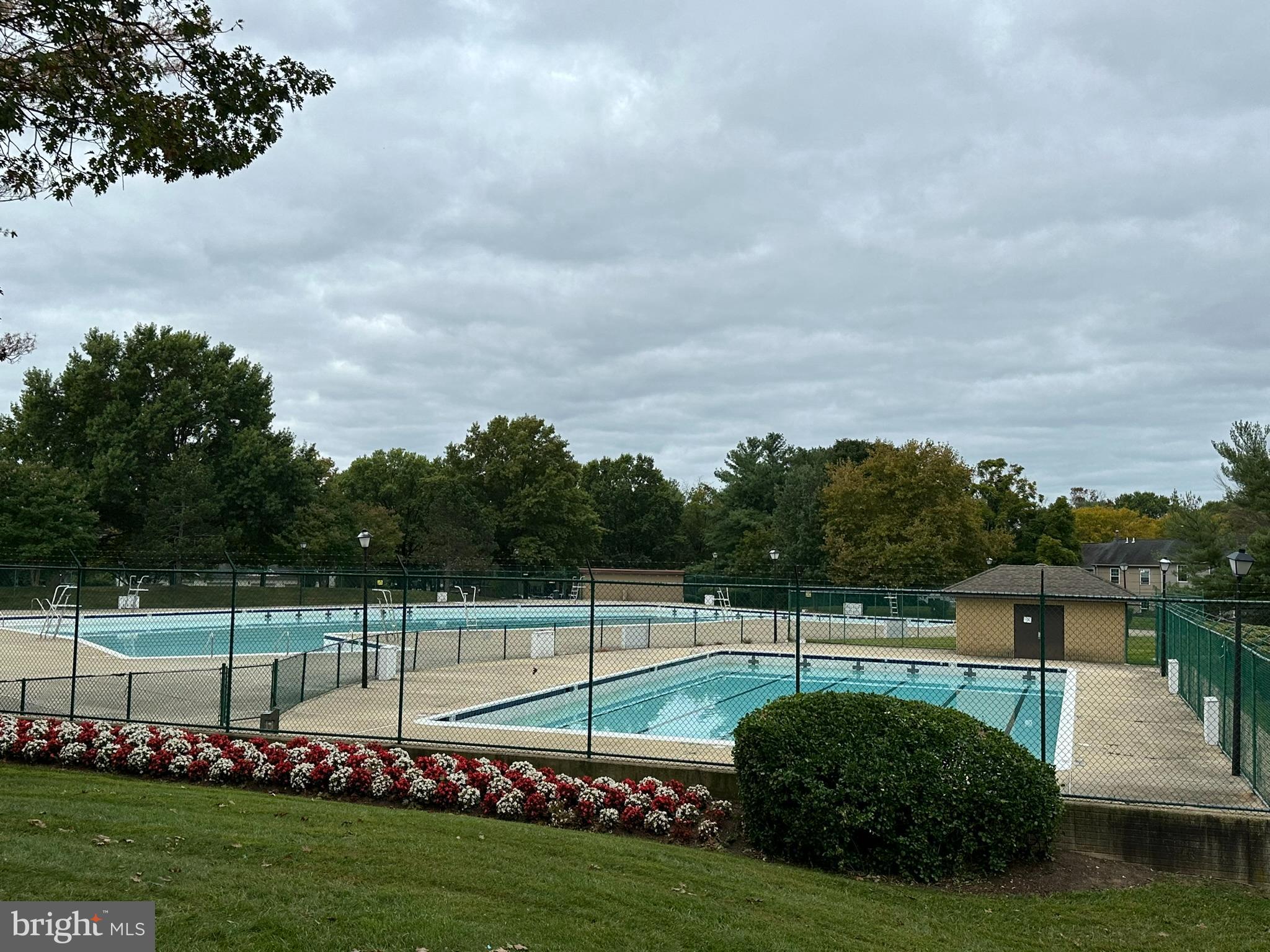 FLOWER HILL - Residential