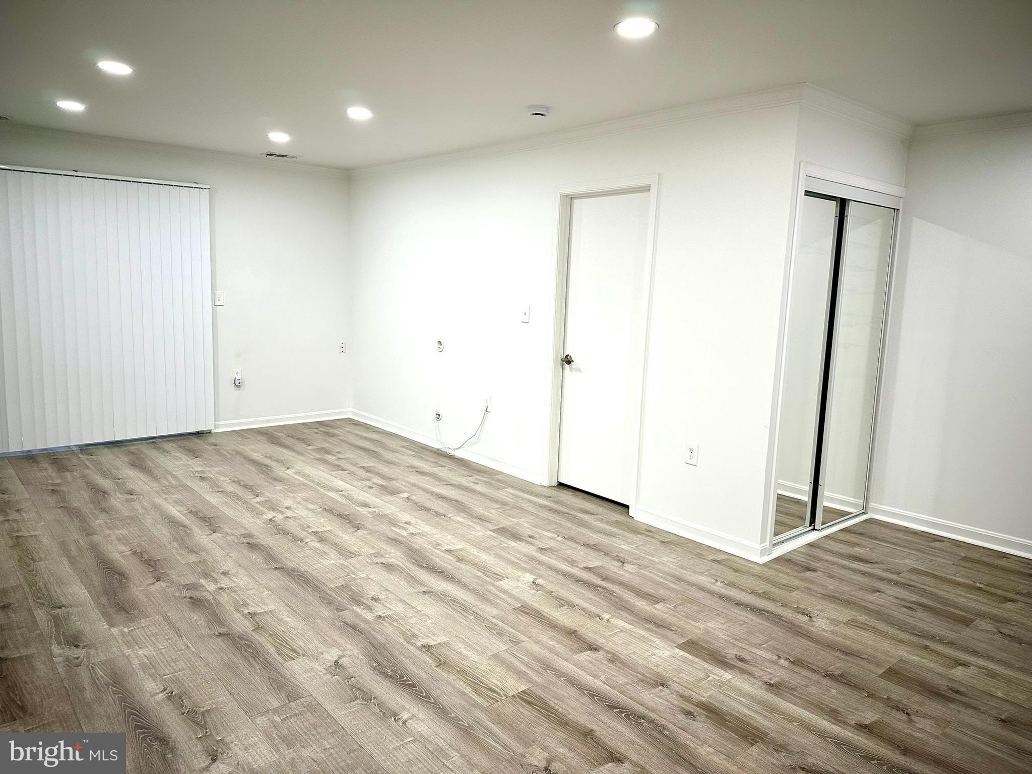 FLOWER HILL - Residential