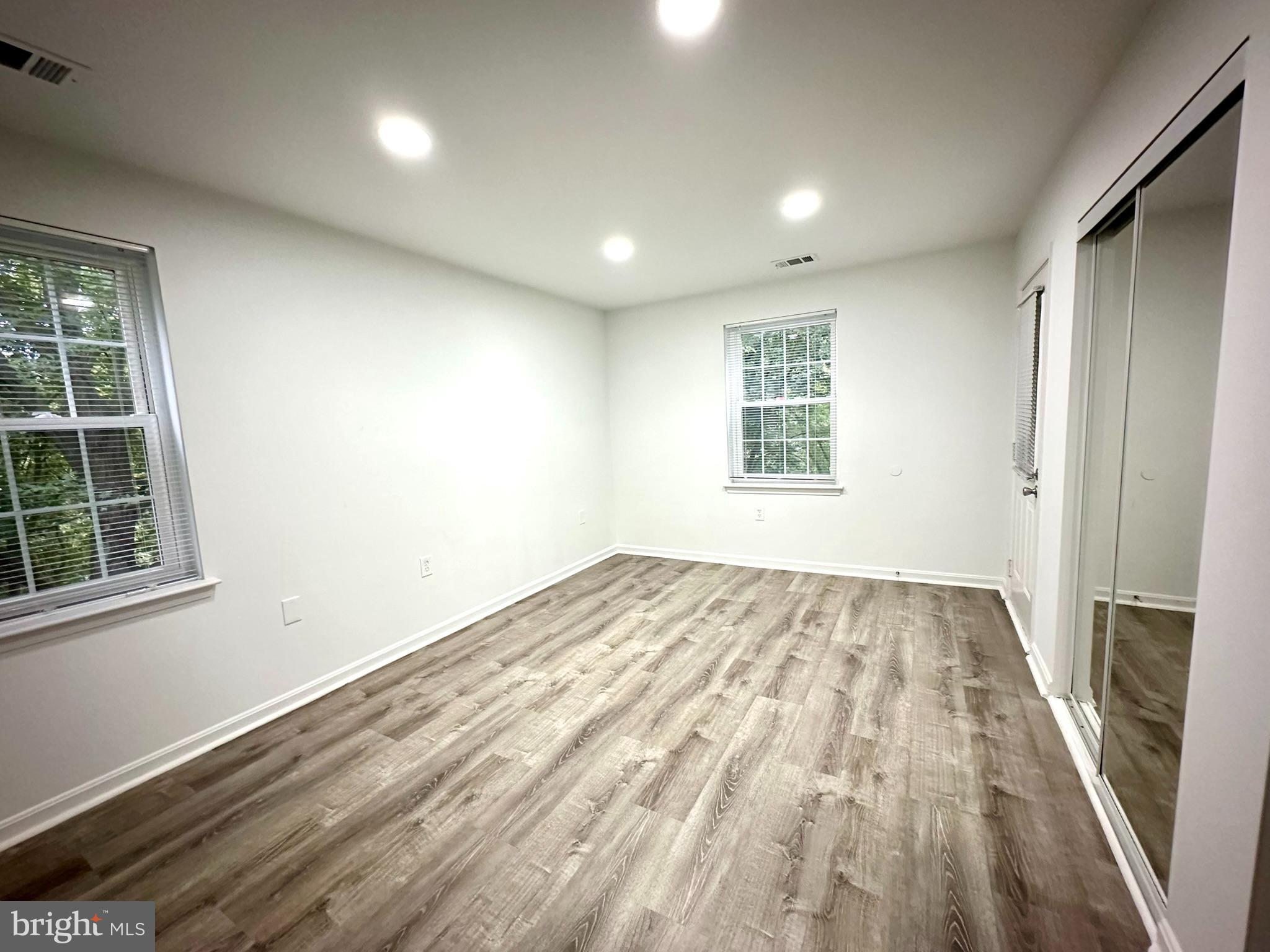 FLOWER HILL - Residential