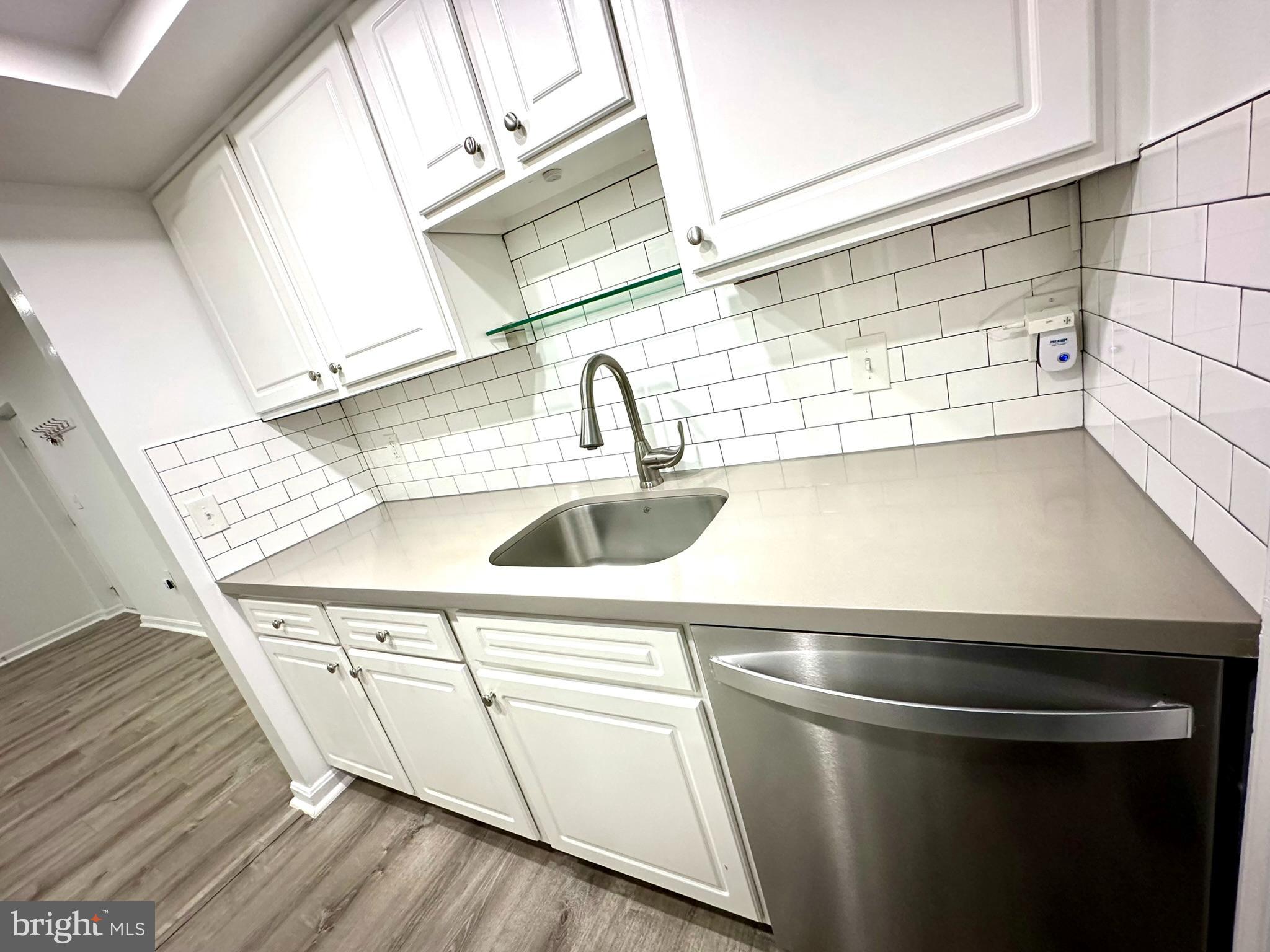 FLOWER HILL - Residential