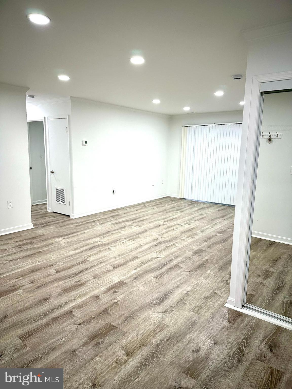 FLOWER HILL - Residential