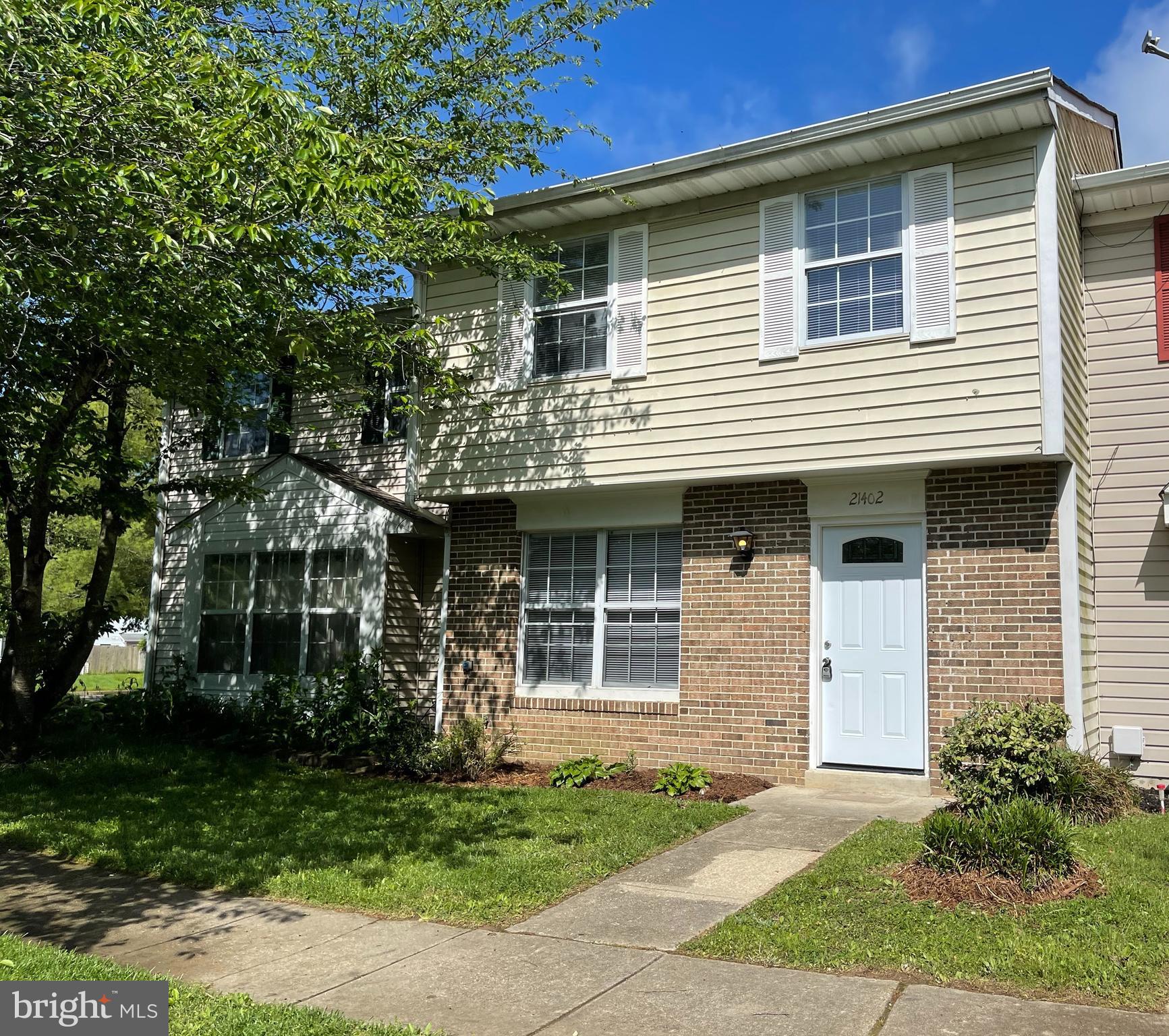 THE TOWNES AT WESTBURY - Residential