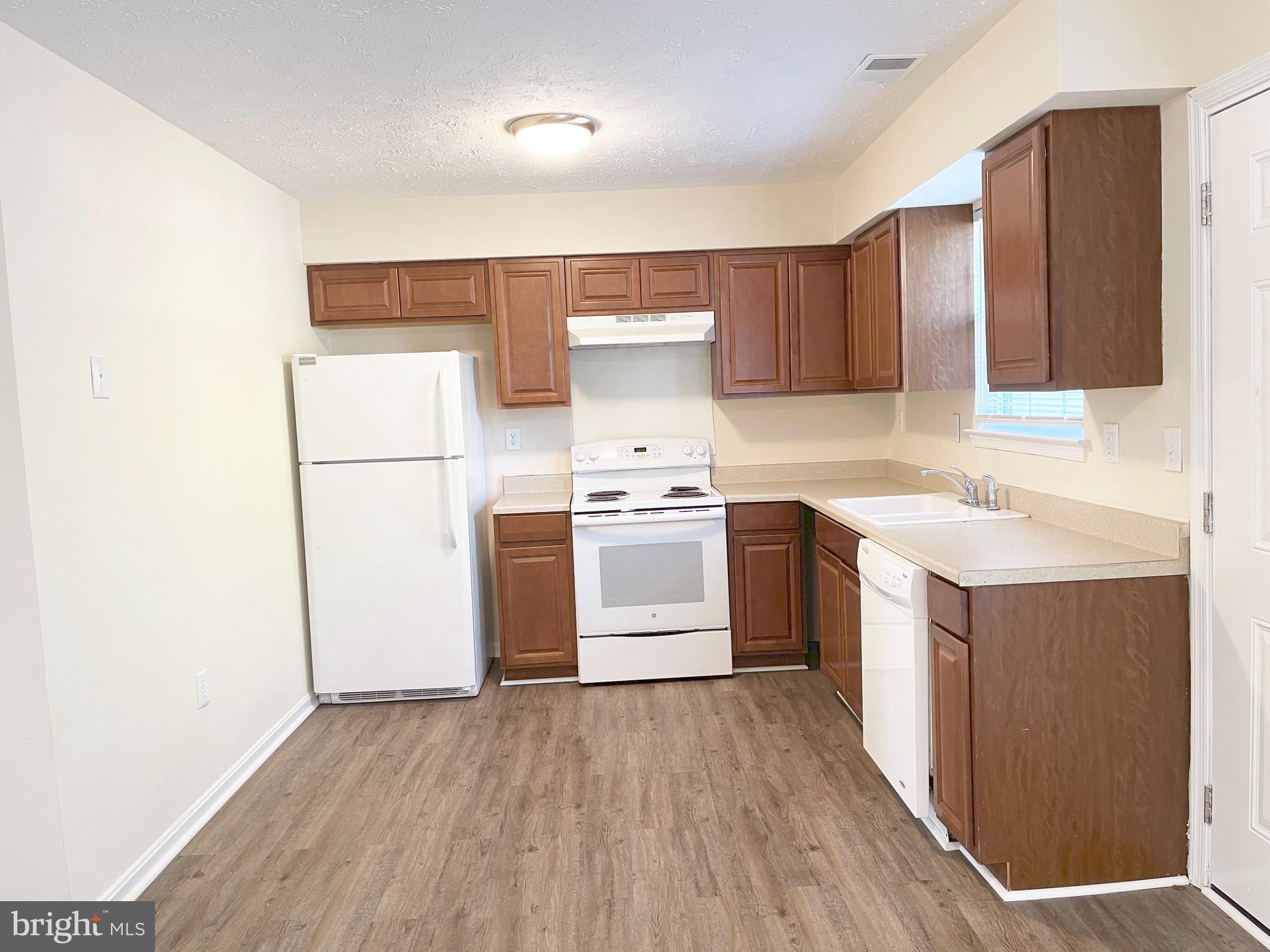 THE TOWNES AT WESTBURY - Residential