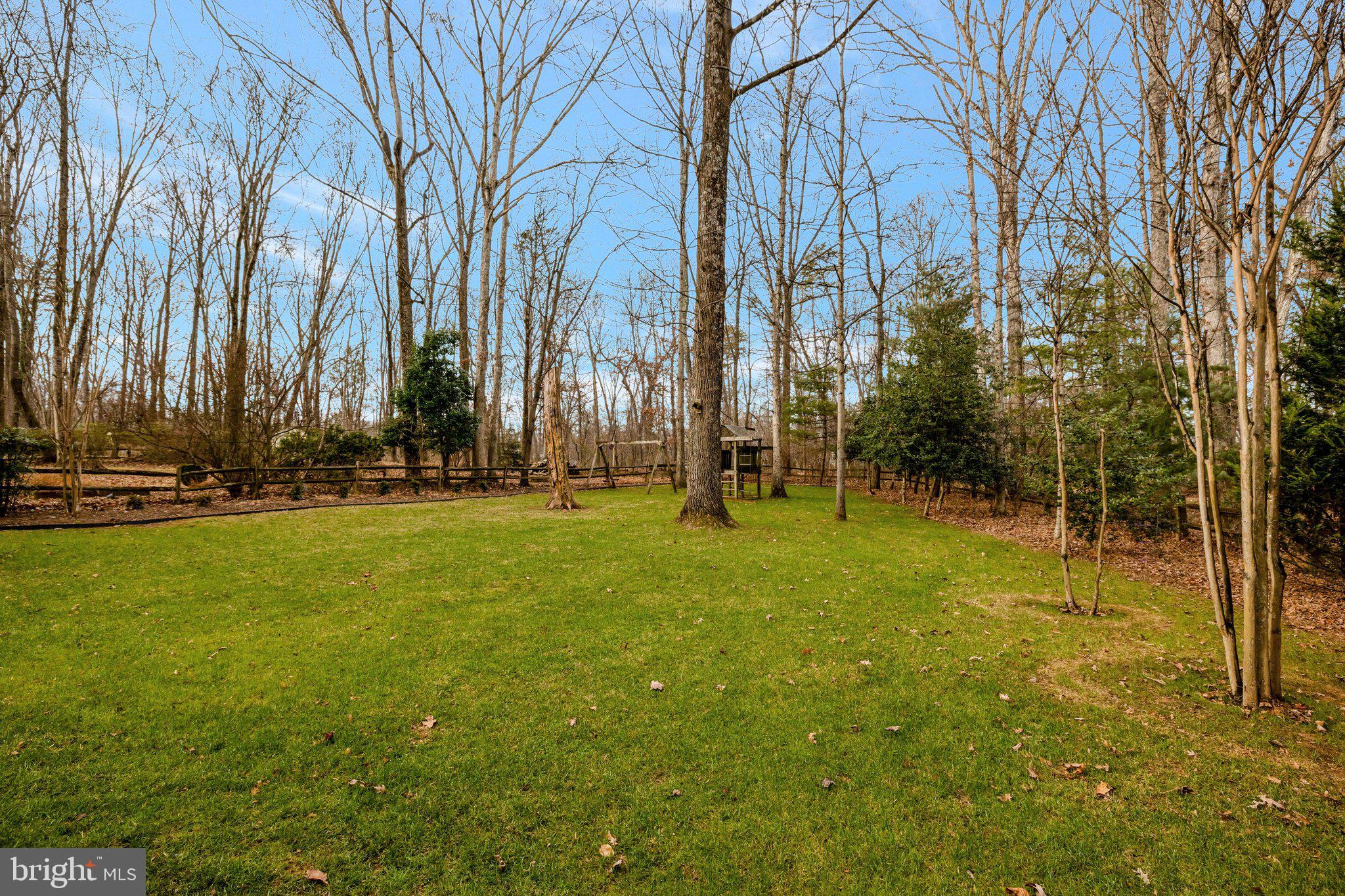 HOLLY KNOLL - Residential