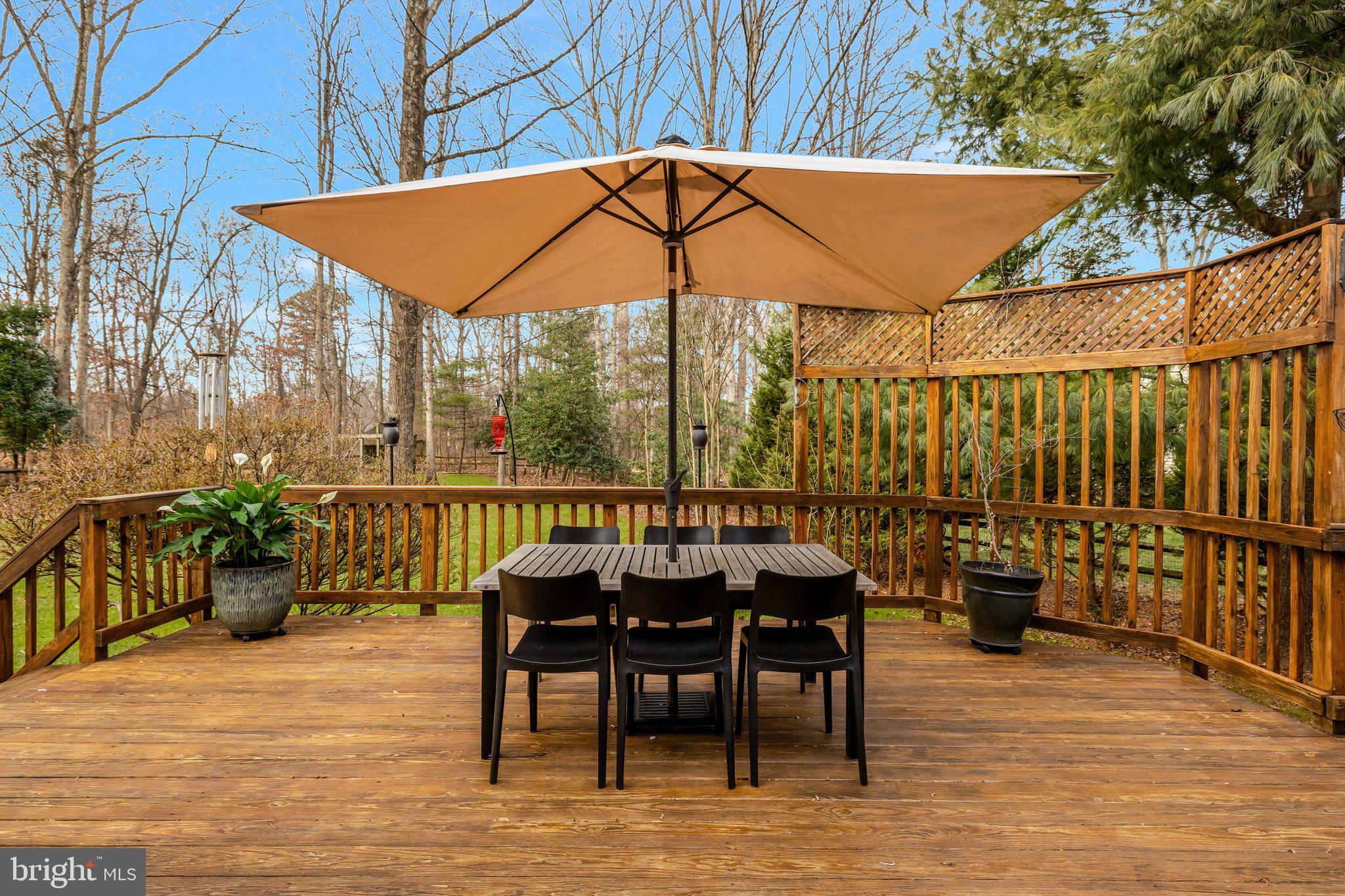 HOLLY KNOLL - Residential