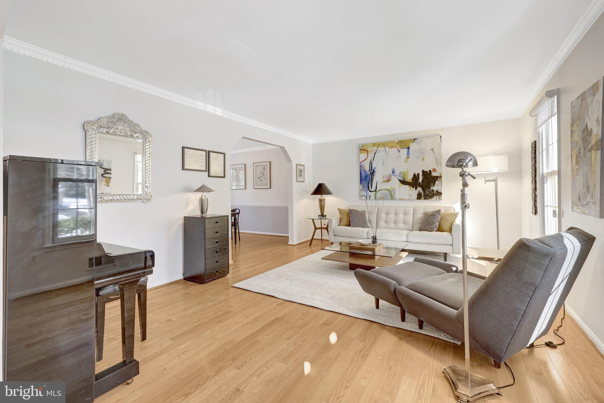 HOLLY KNOLL - Residential