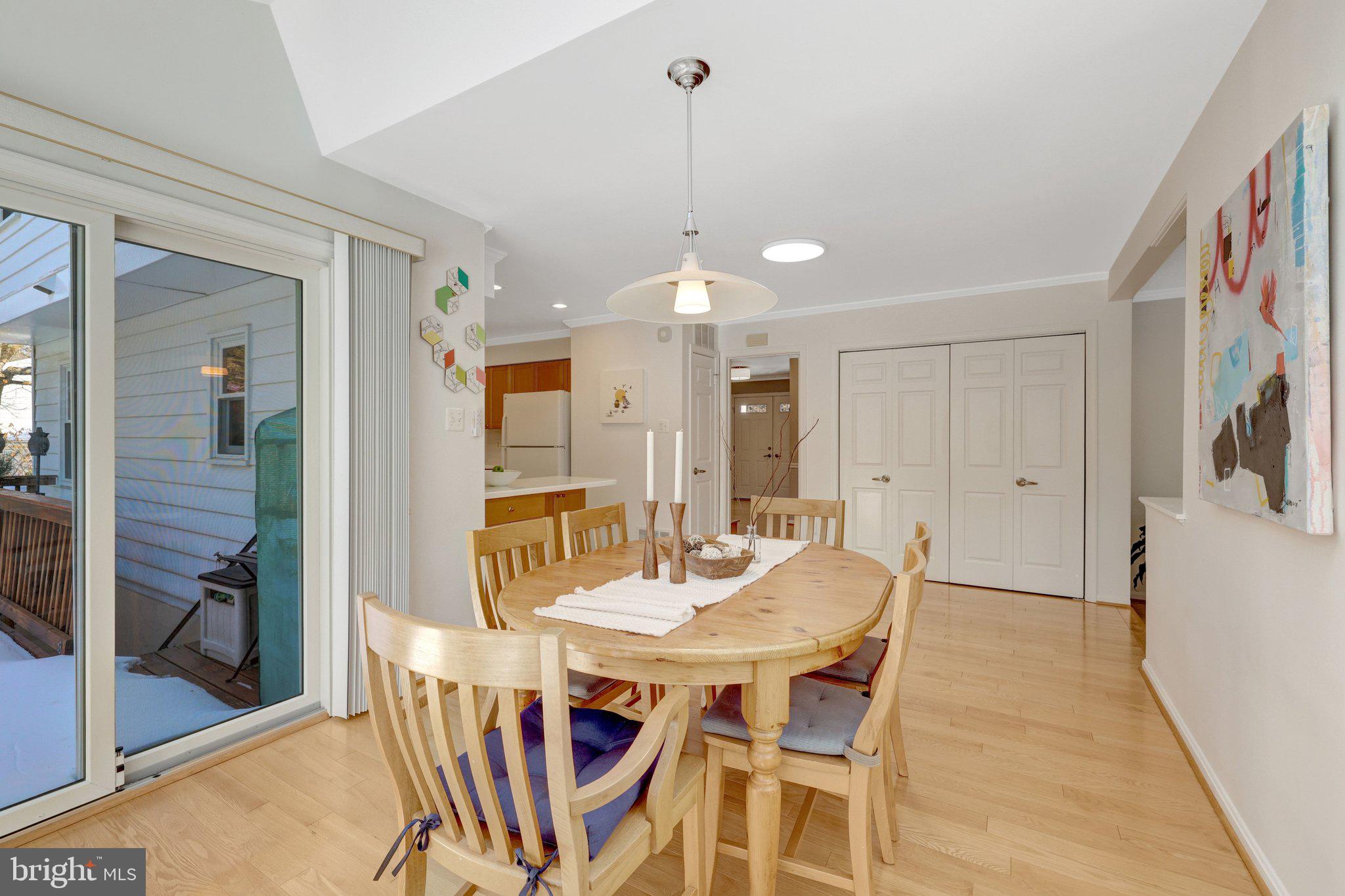 HOLLY KNOLL - Residential