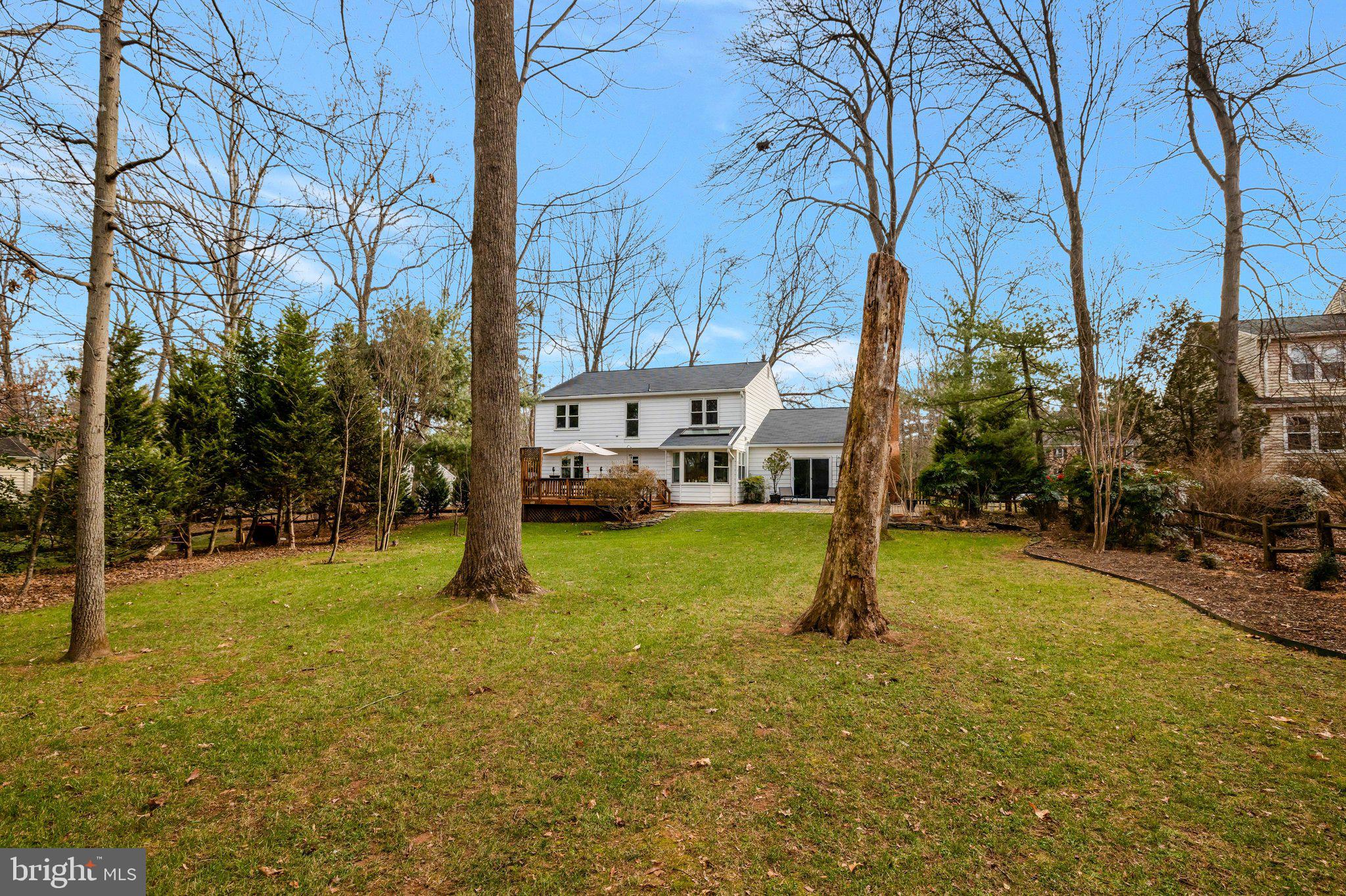 HOLLY KNOLL - Residential