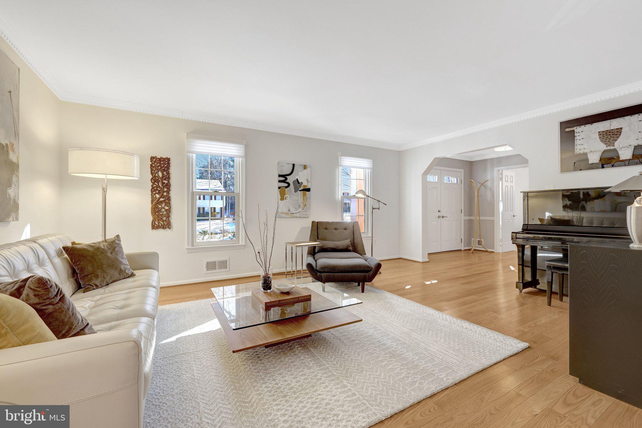 HOLLY KNOLL - Residential