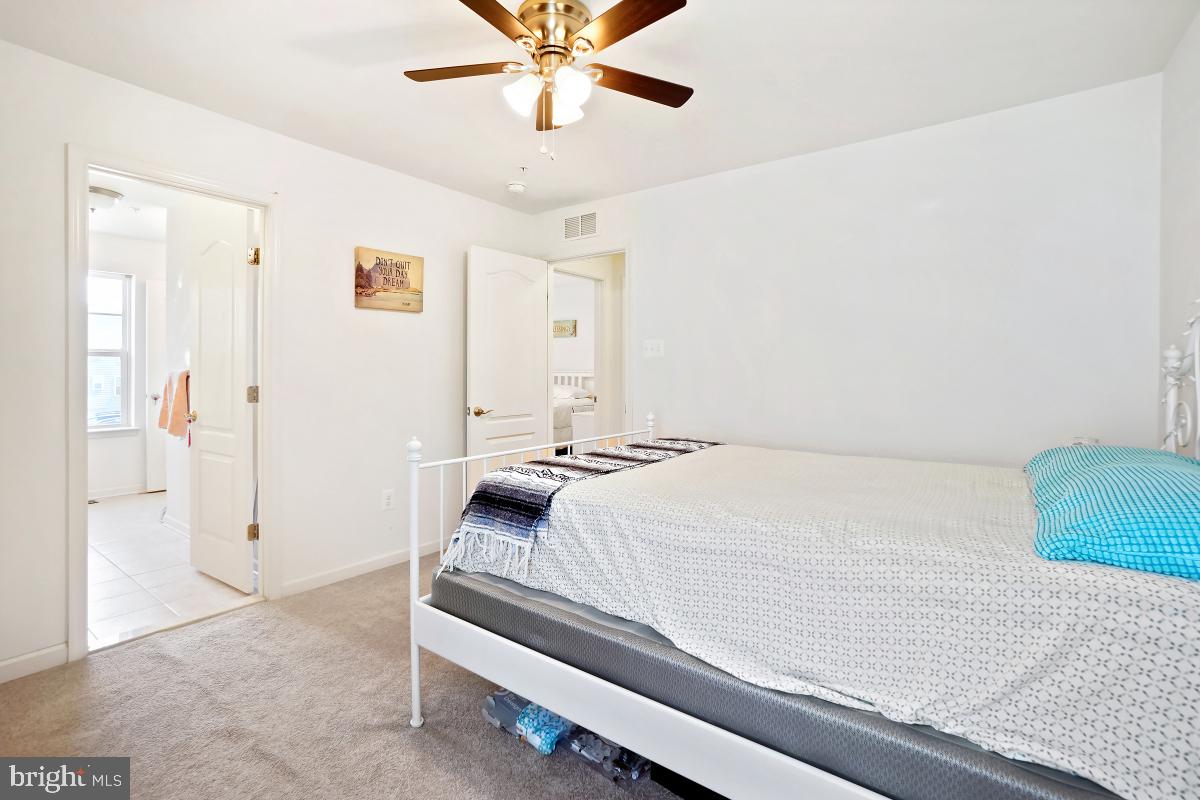 CENTENNIAL OVERLOOK - Residential Lease