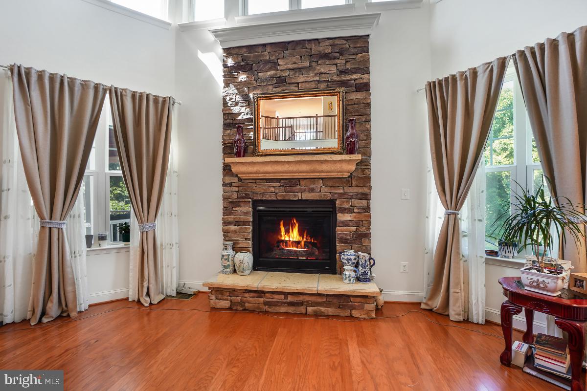 CENTENNIAL OVERLOOK - Residential Lease