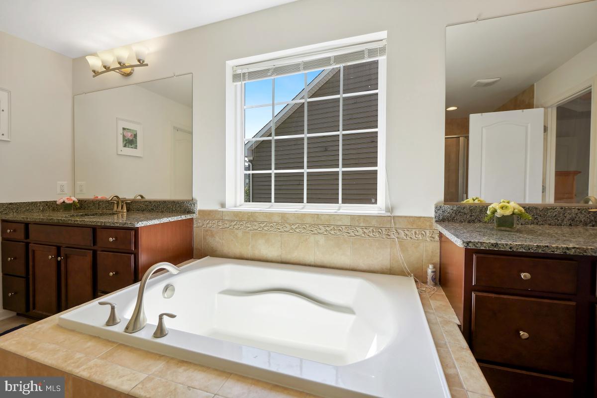 CENTENNIAL OVERLOOK - Residential Lease