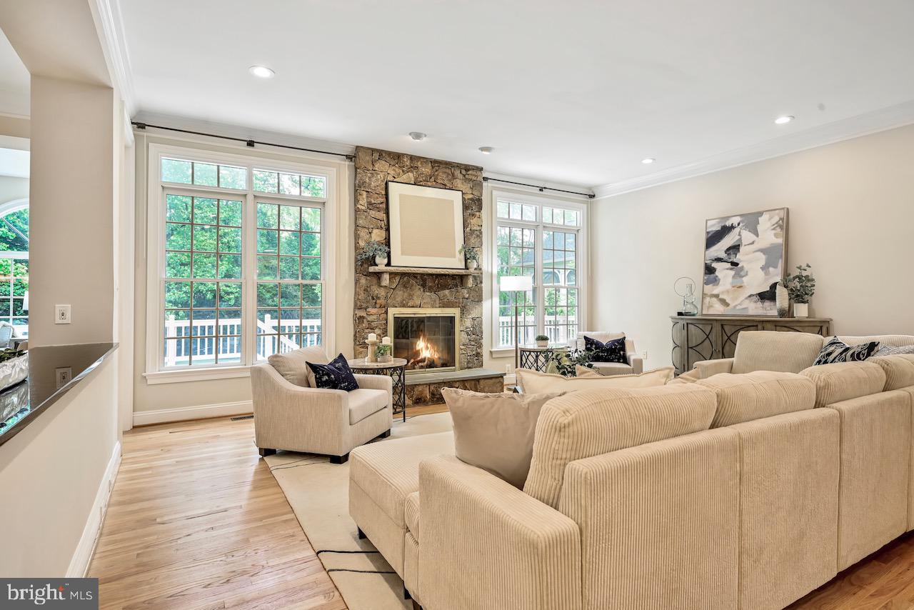 CHEVY CHASE COMMONS - Residential