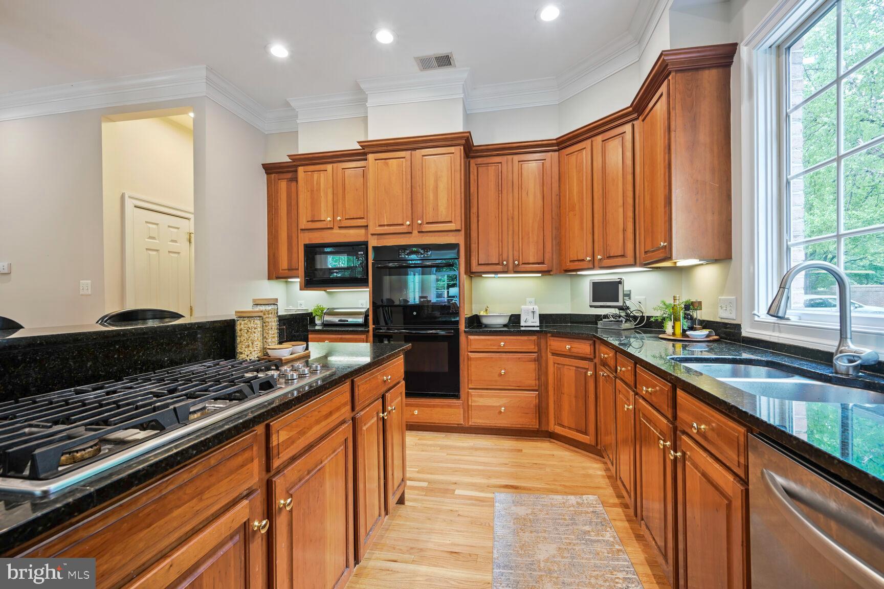 CHEVY CHASE COMMONS - Residential