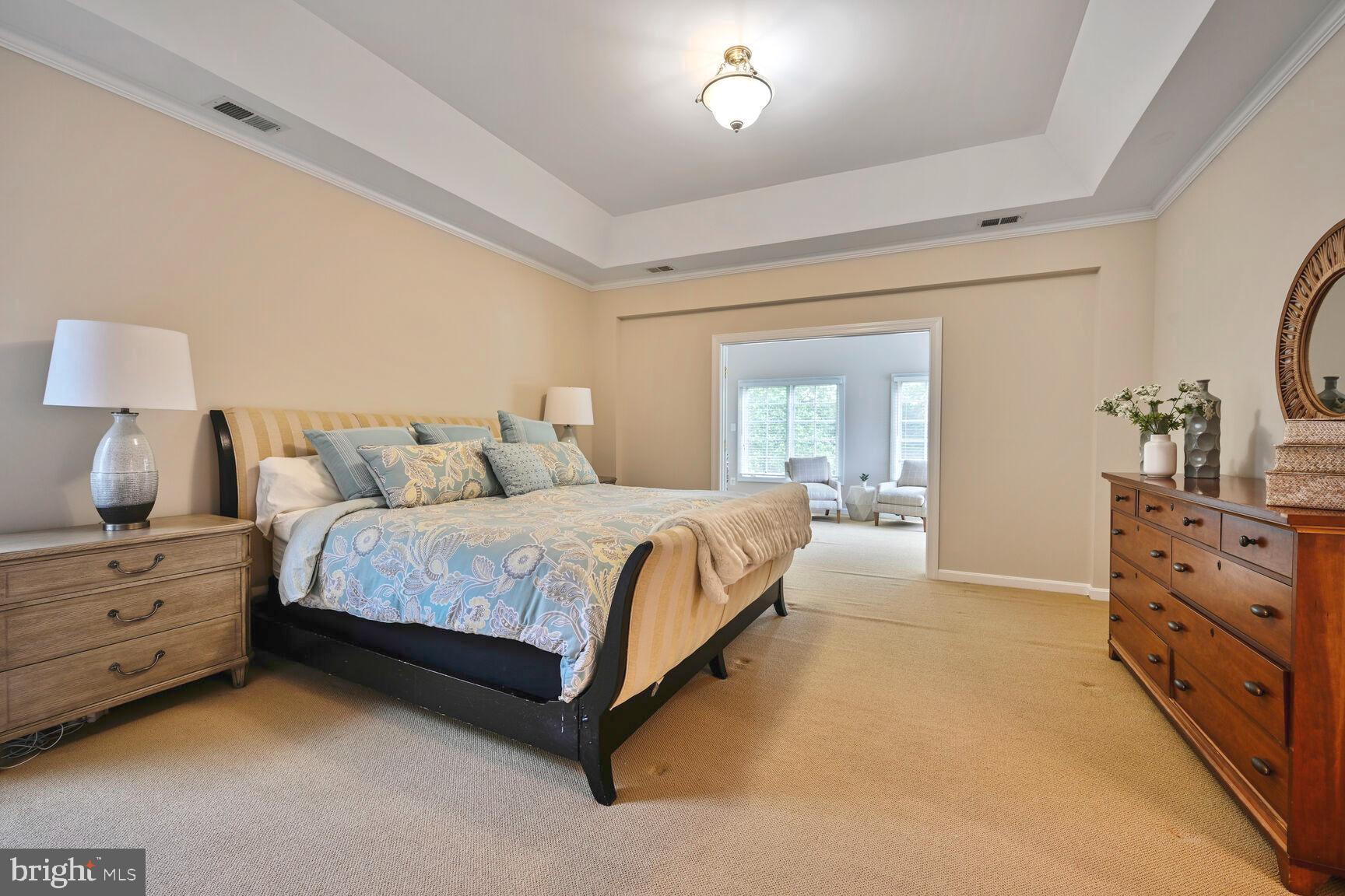 CHEVY CHASE COMMONS - Residential