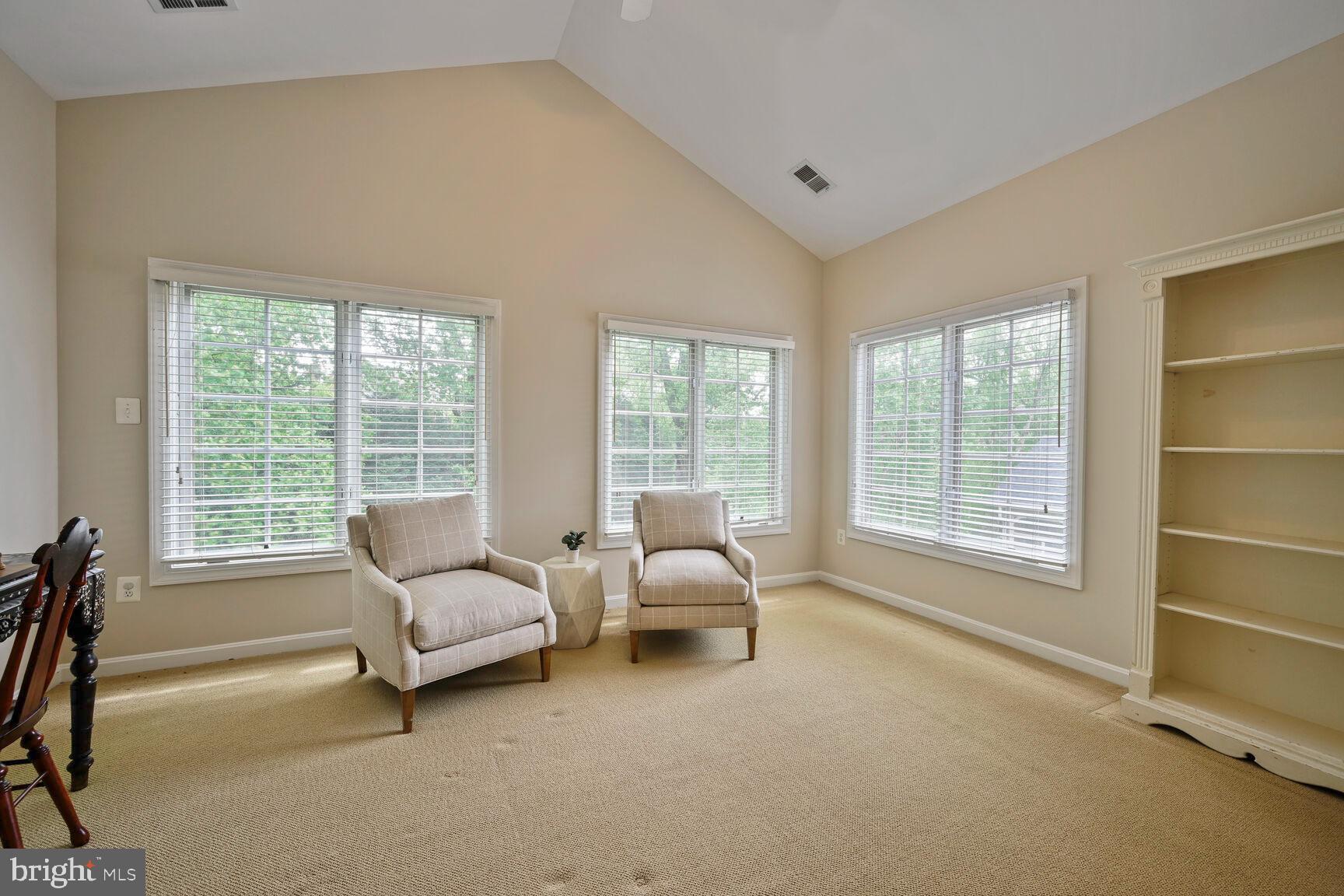 CHEVY CHASE COMMONS - Residential