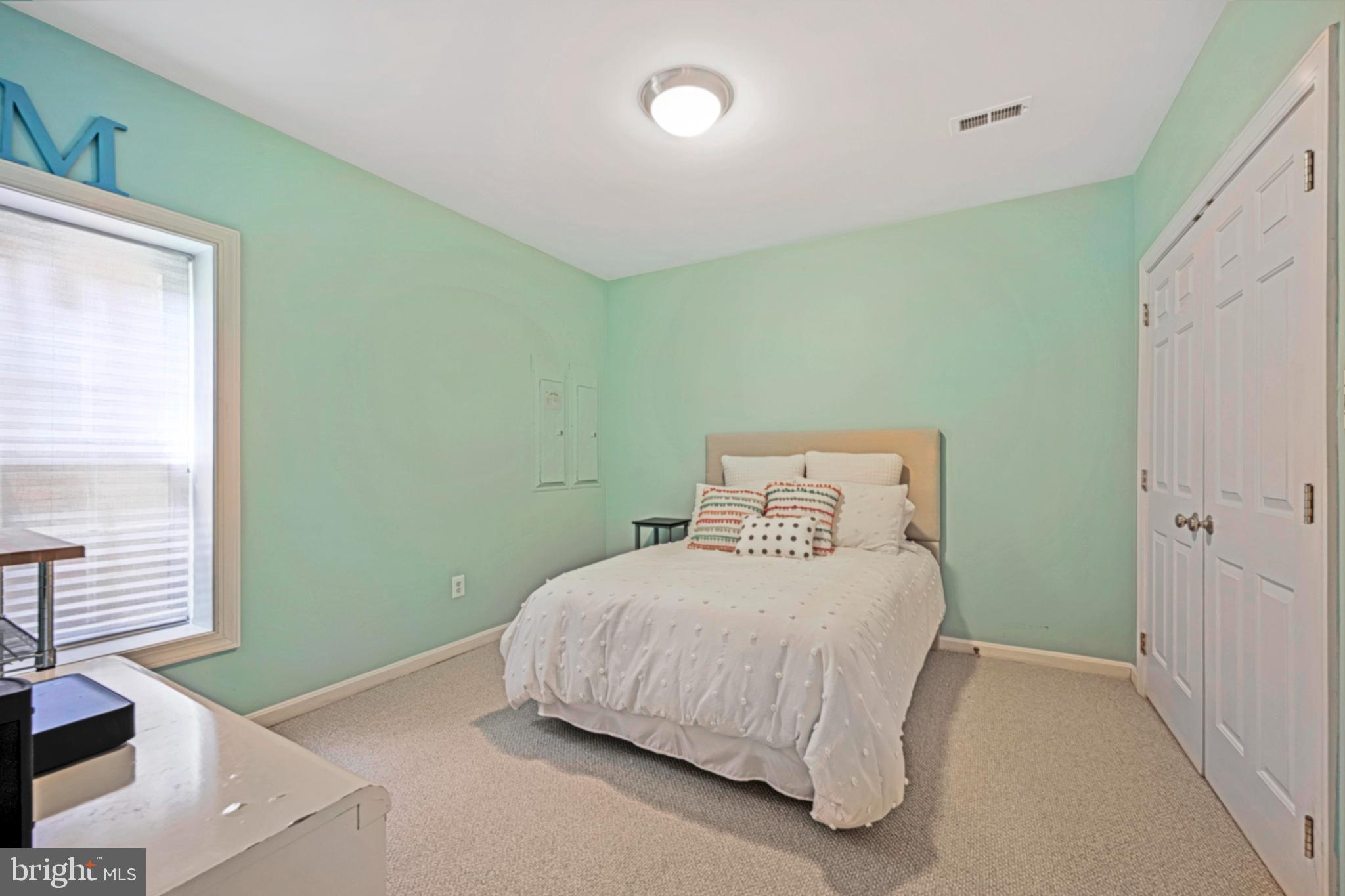 CHEVY CHASE COMMONS - Residential