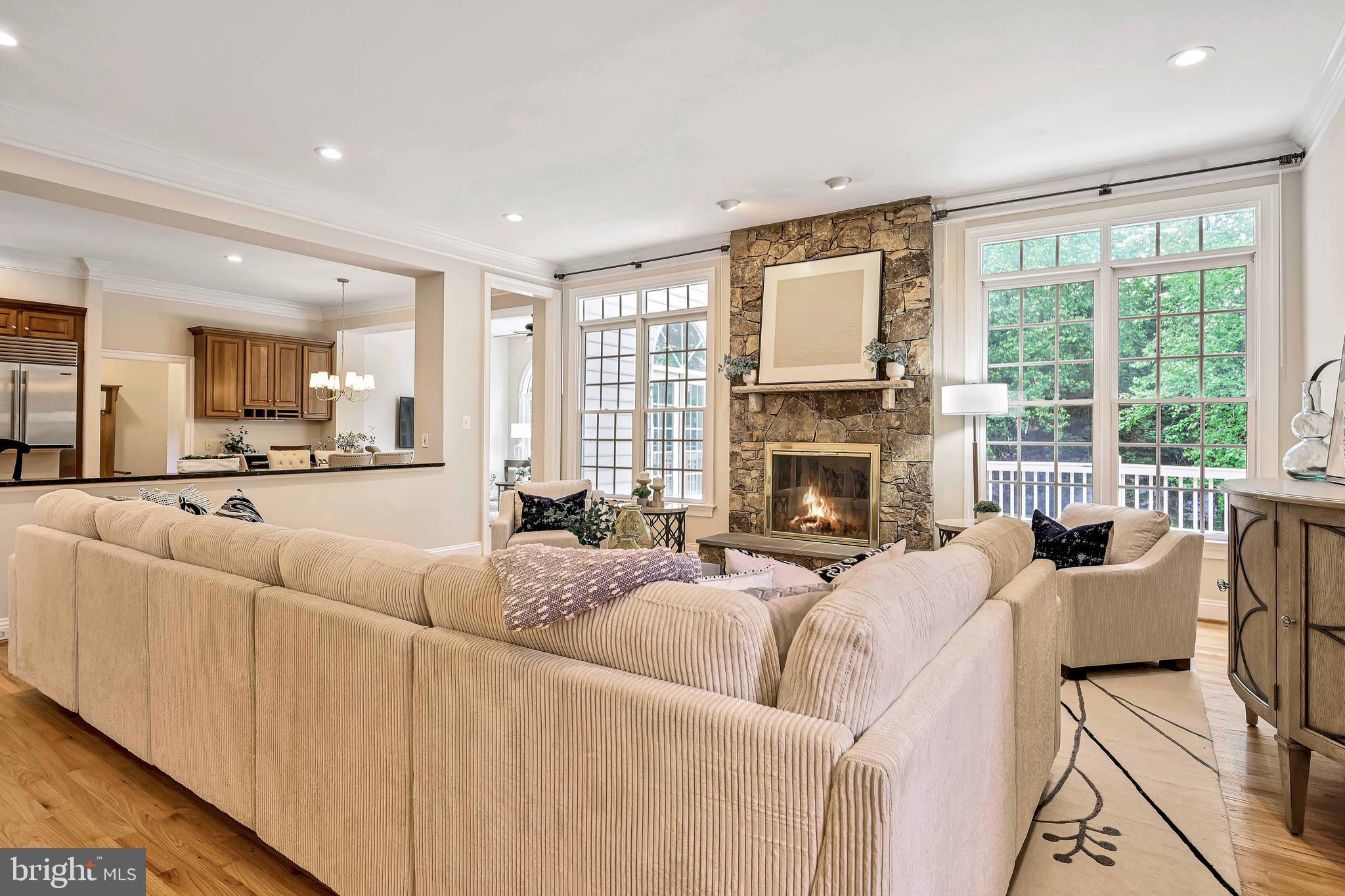 CHEVY CHASE COMMONS - Residential