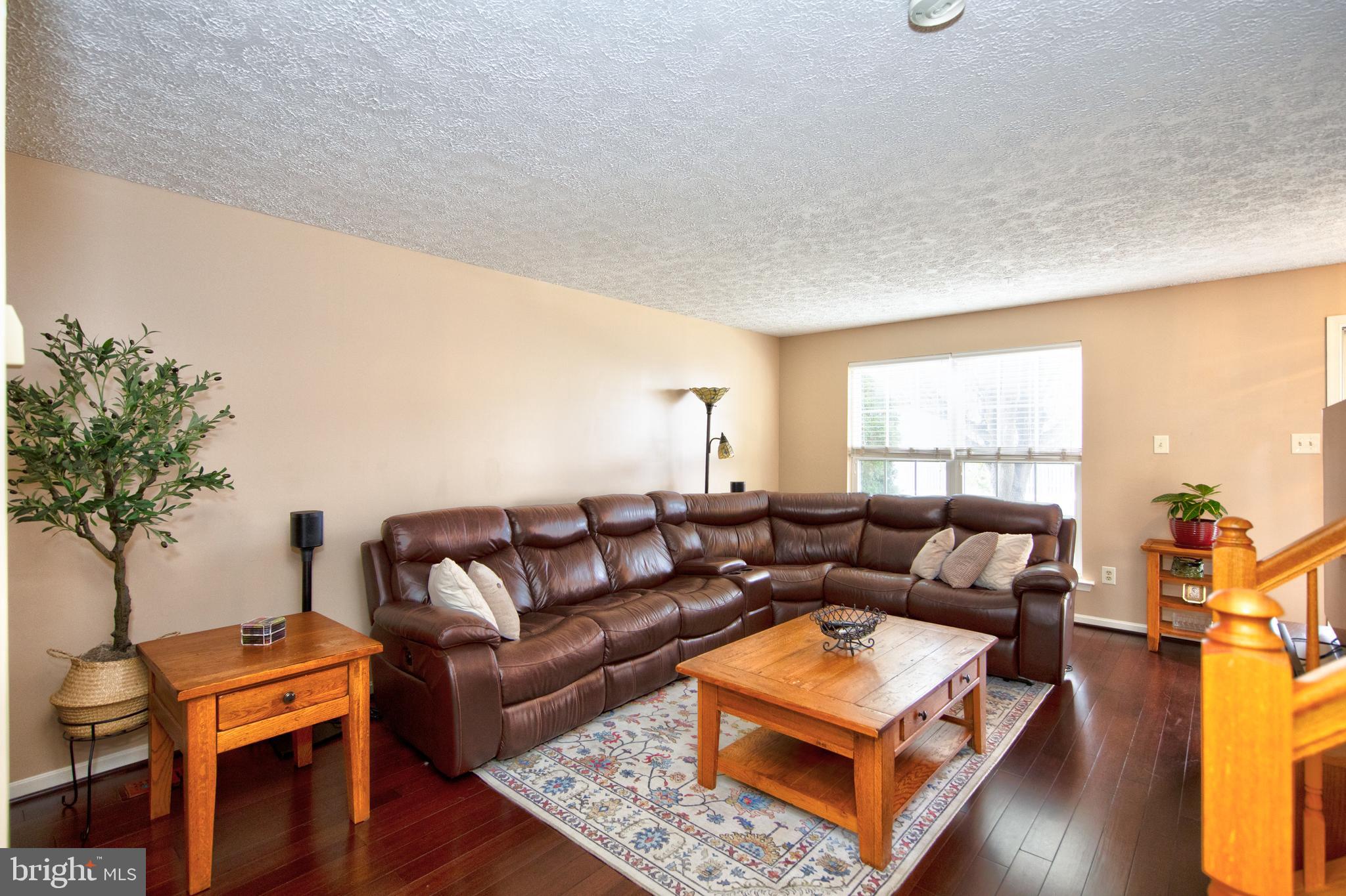 CONSTANT FRIENDSHIP - Residential