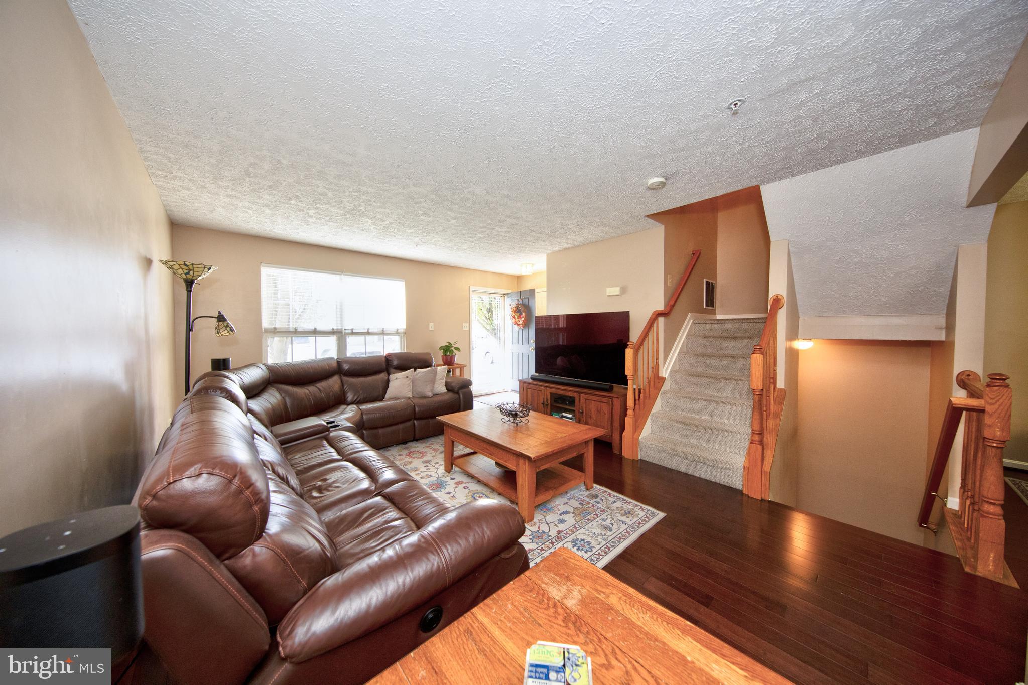 CONSTANT FRIENDSHIP - Residential