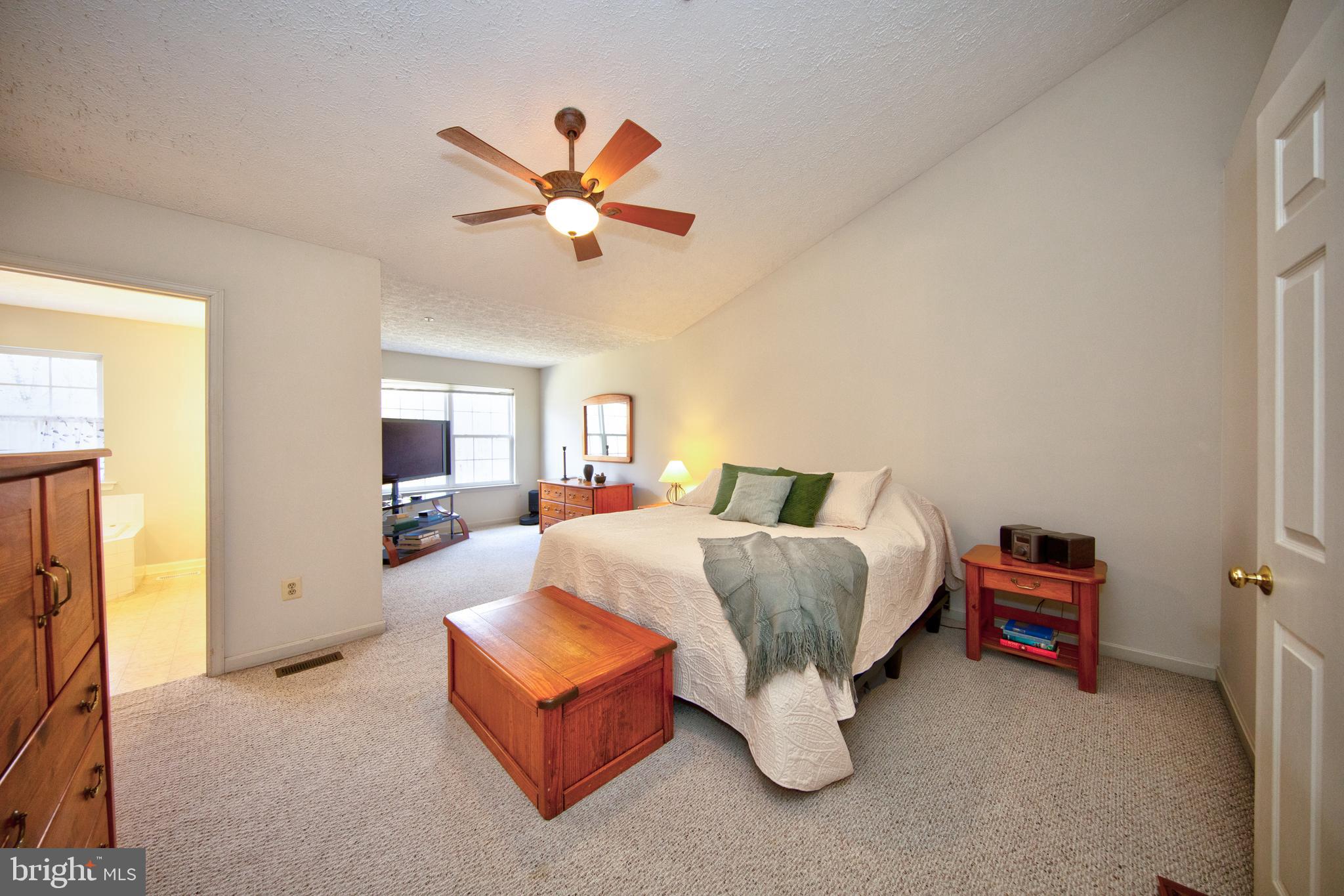 CONSTANT FRIENDSHIP - Residential