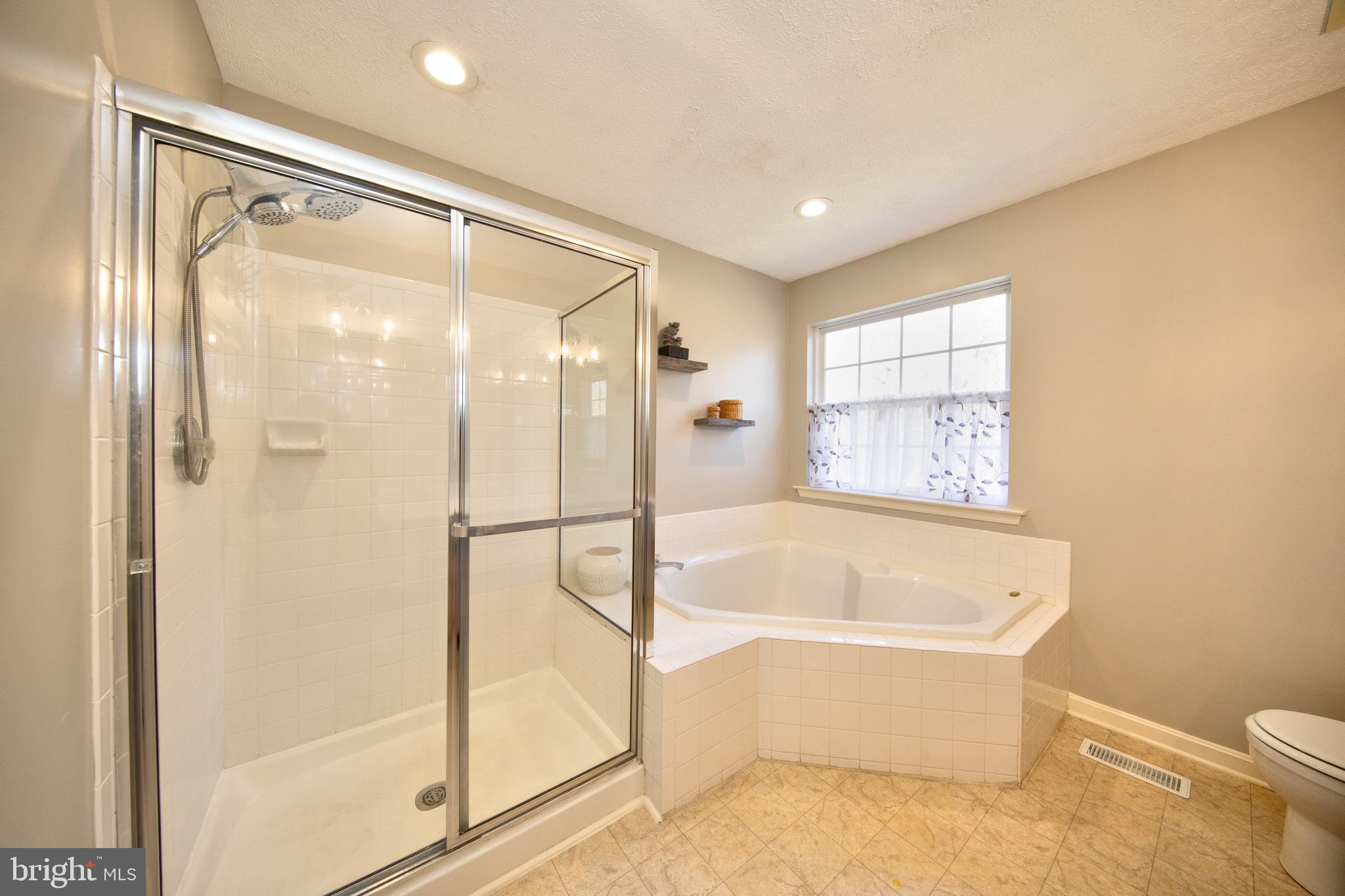 CONSTANT FRIENDSHIP - Residential