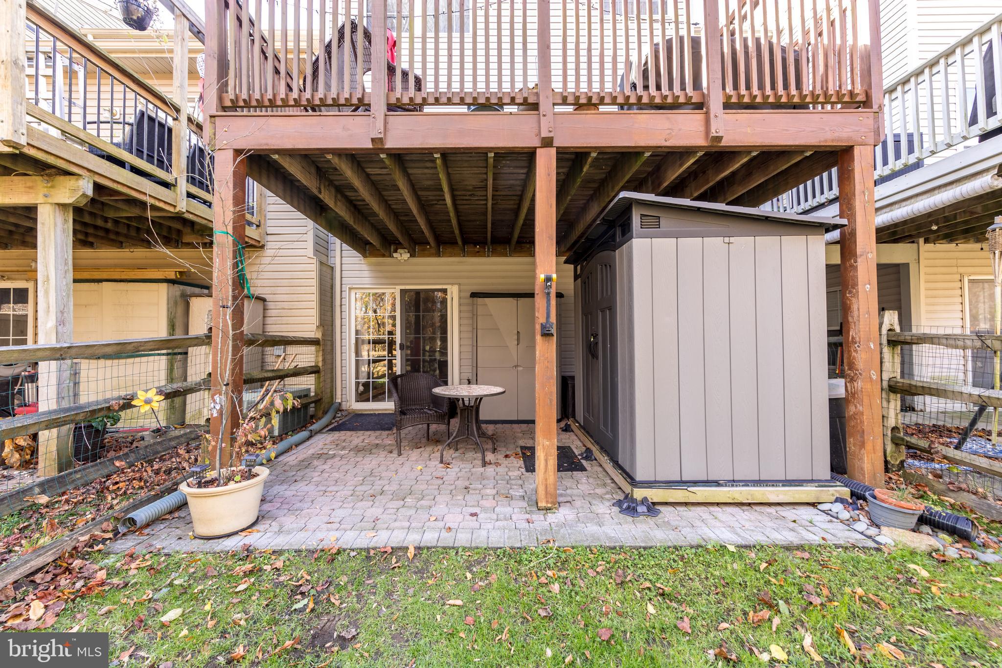 CONSTANT FRIENDSHIP - Residential