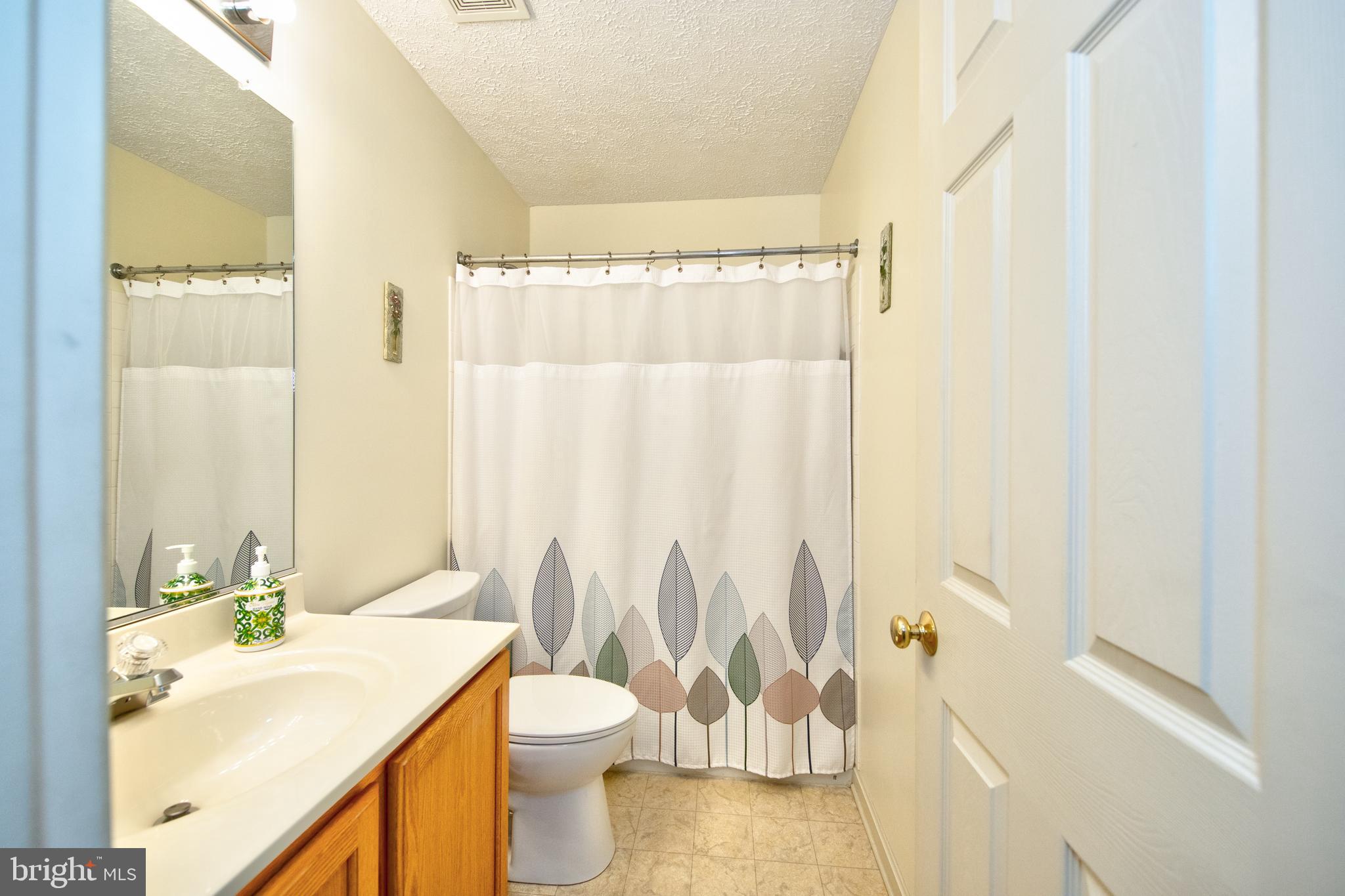 CONSTANT FRIENDSHIP - Residential