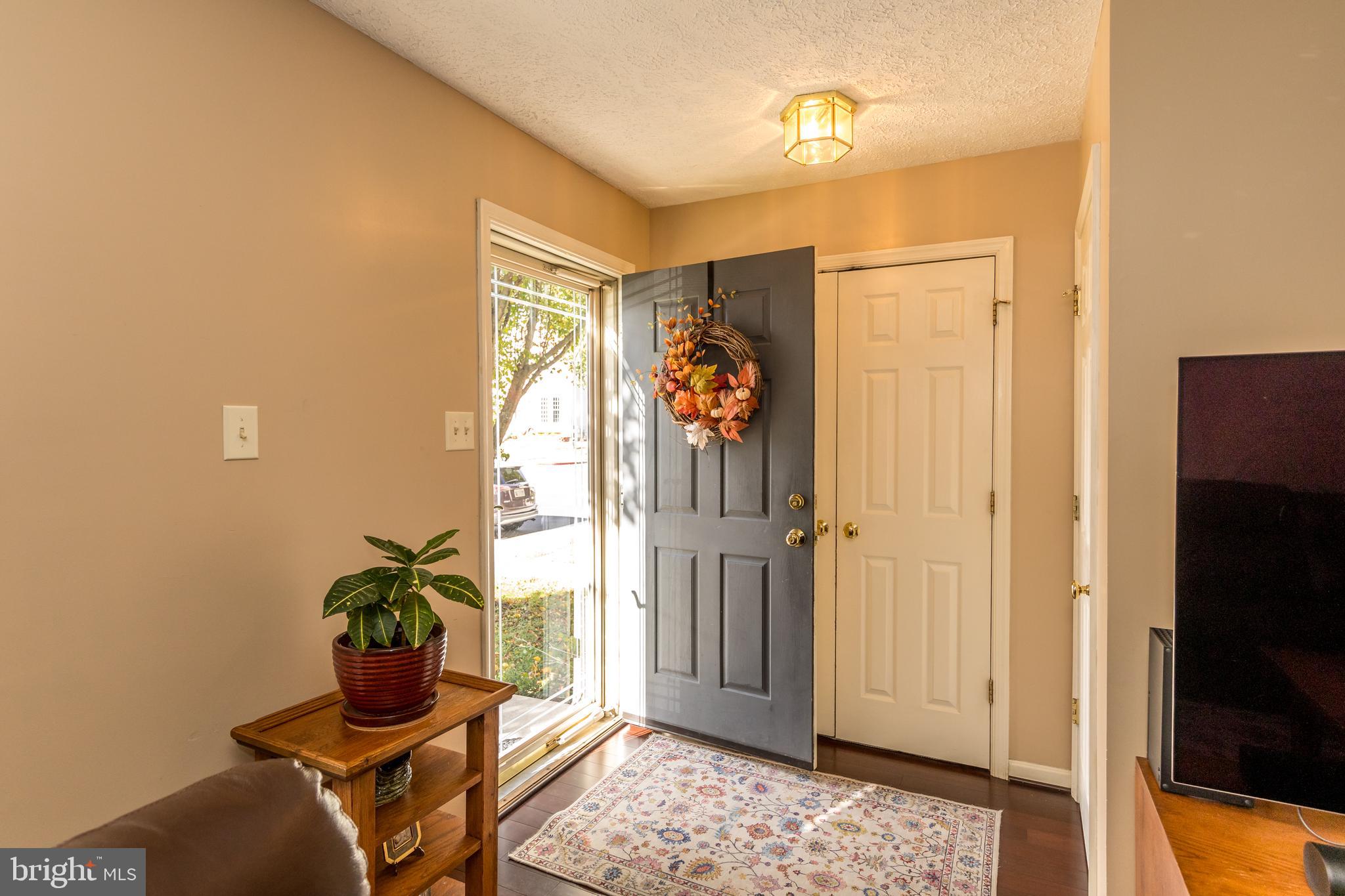 CONSTANT FRIENDSHIP - Residential