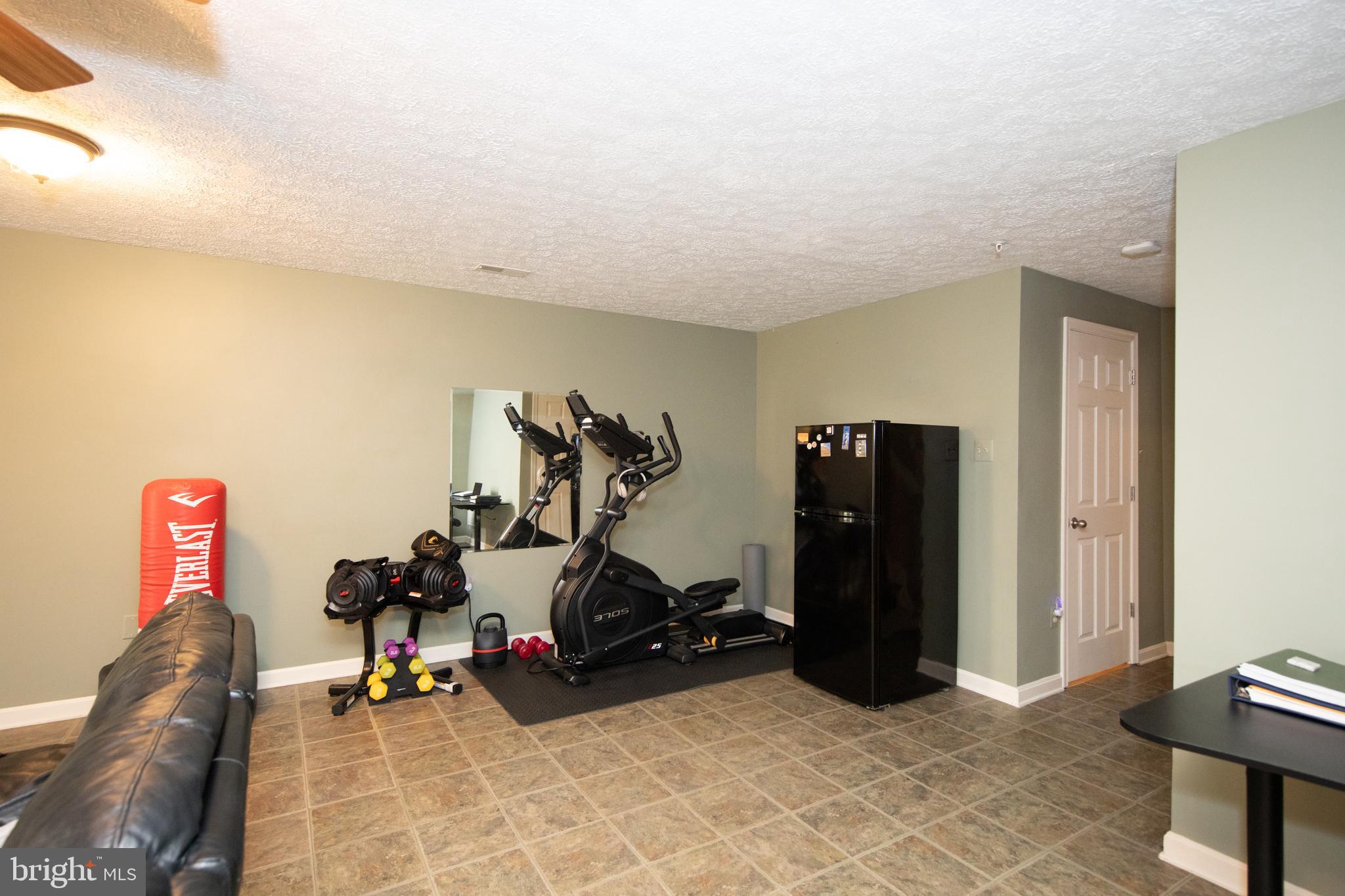 CONSTANT FRIENDSHIP - Residential