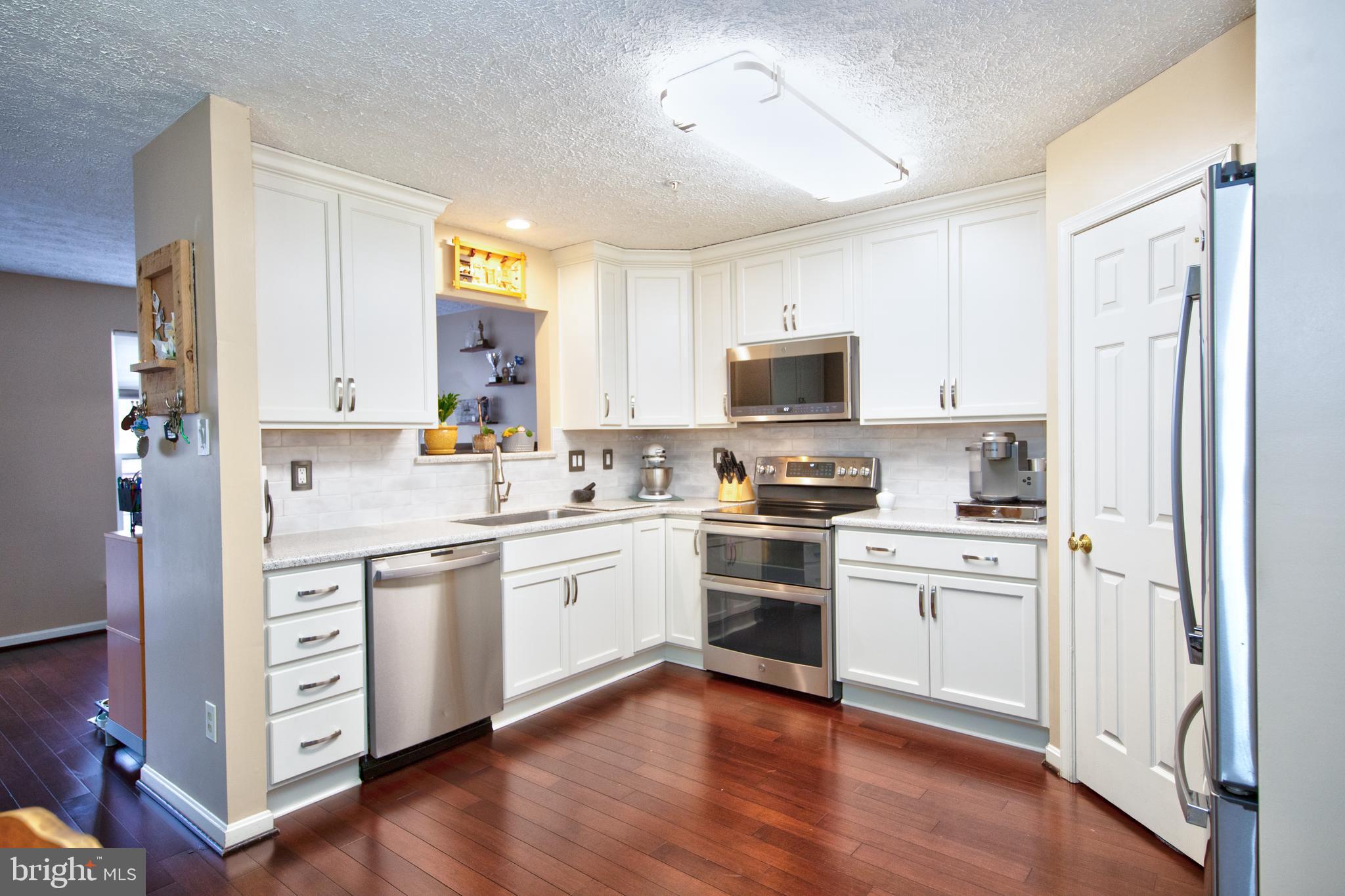 CONSTANT FRIENDSHIP - Residential